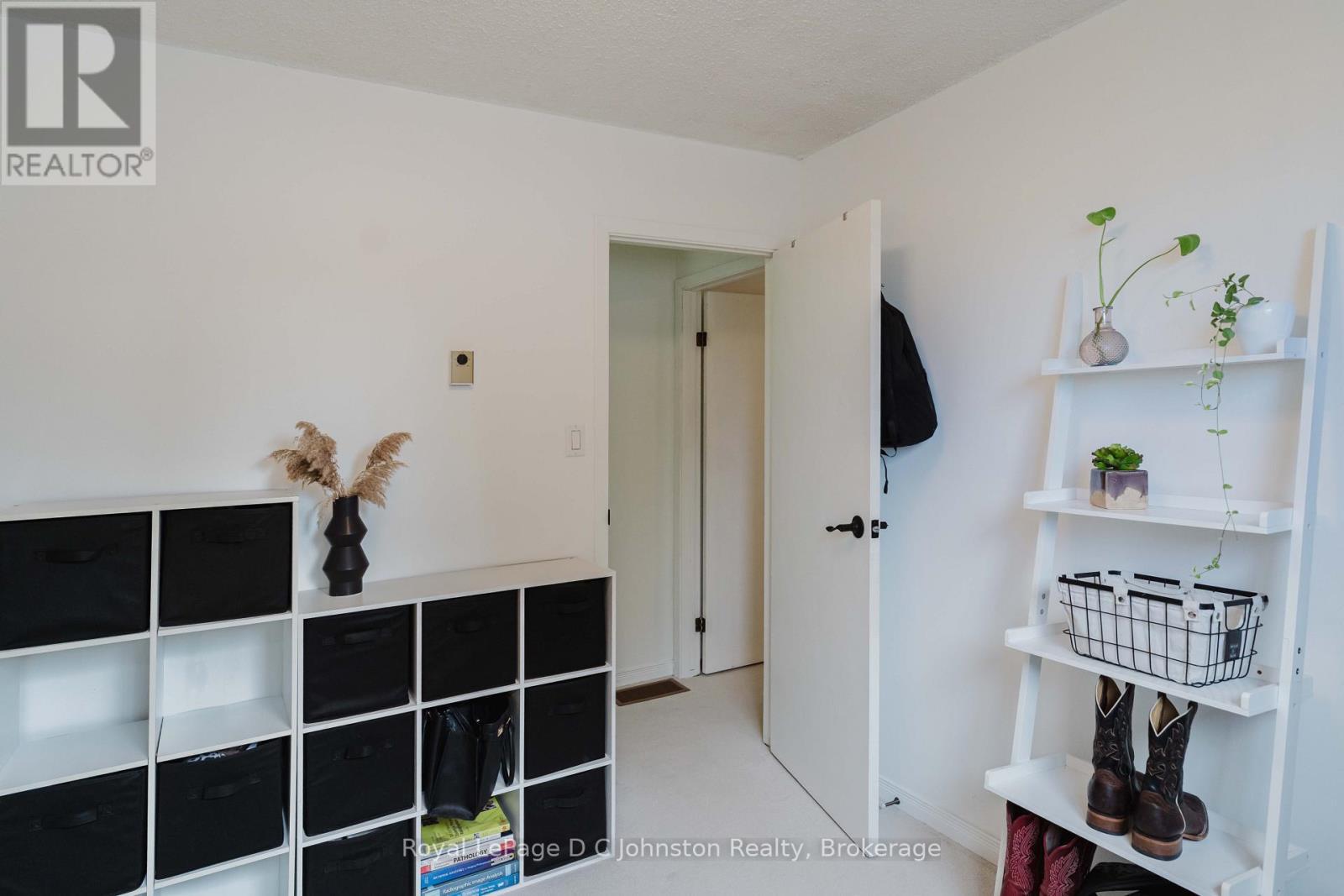 












761 ARLINGTON STREET

,
Saugeen Shores,




Ontario
N0H2C4

