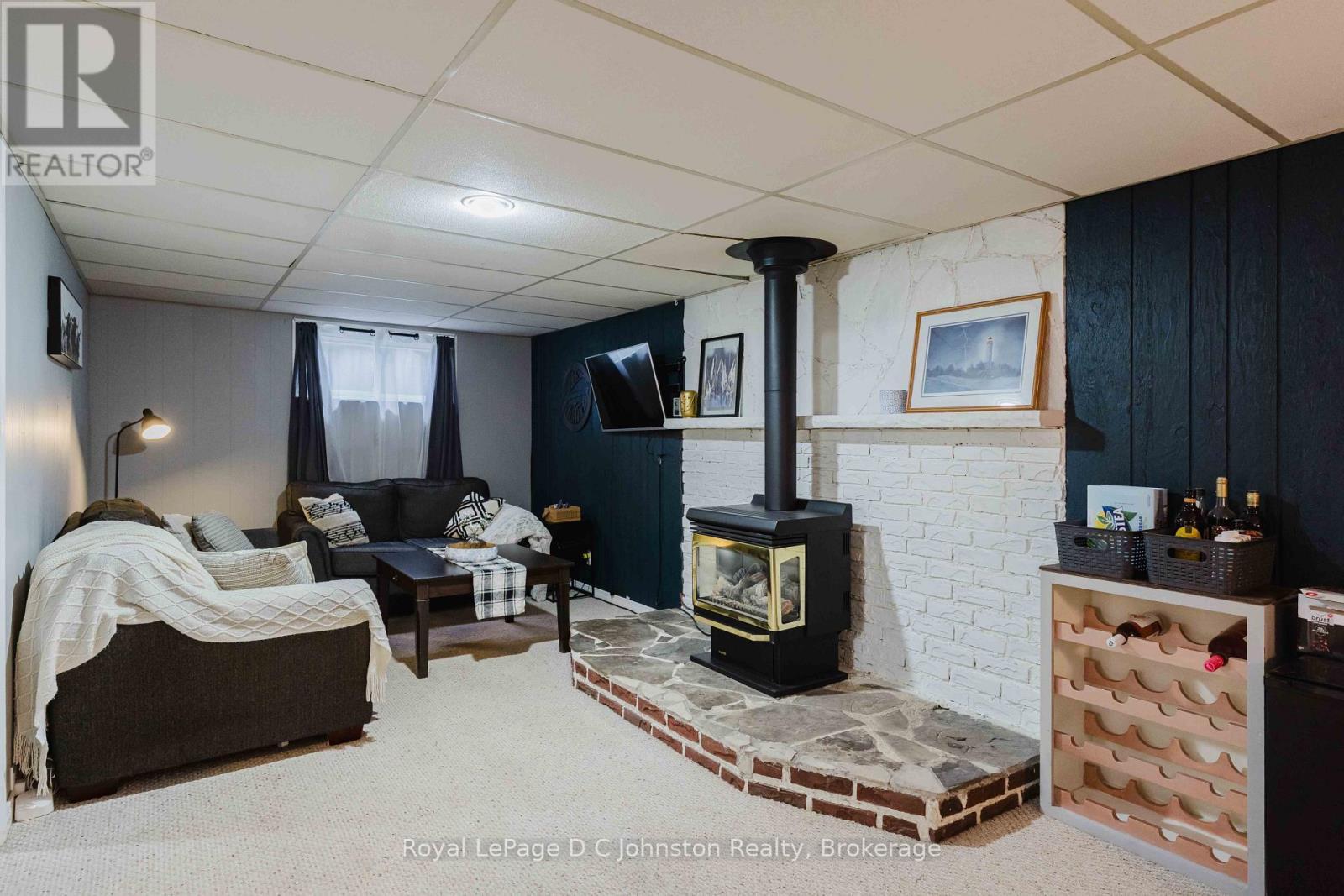 












761 ARLINGTON STREET

,
Saugeen Shores,




Ontario
N0H2C4

