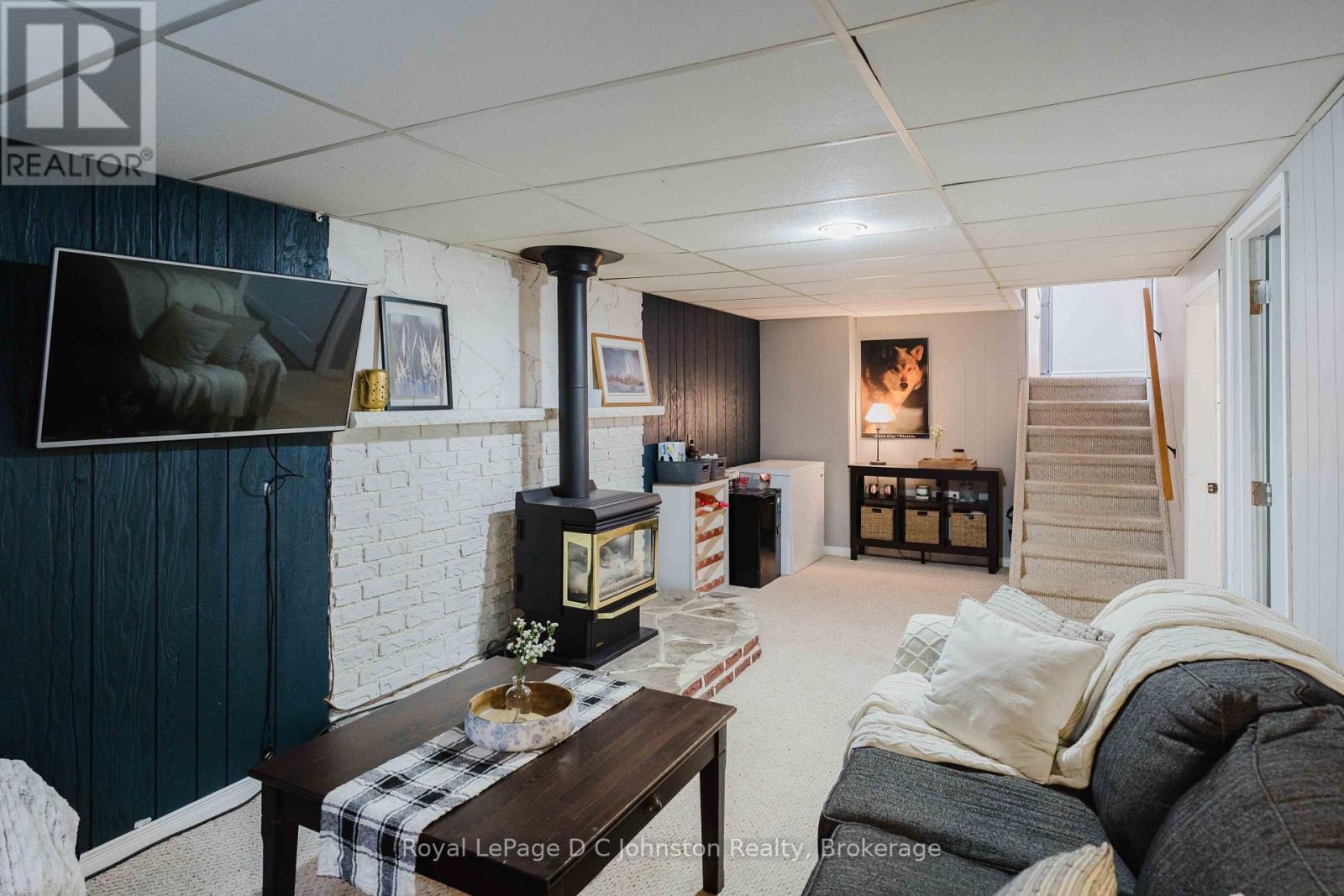 












761 ARLINGTON STREET

,
Saugeen Shores,




Ontario
N0H2C4

