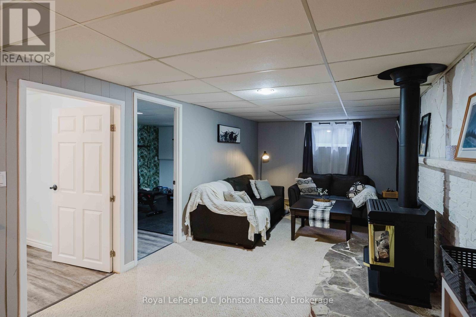 












761 ARLINGTON STREET

,
Saugeen Shores,




Ontario
N0H2C4

