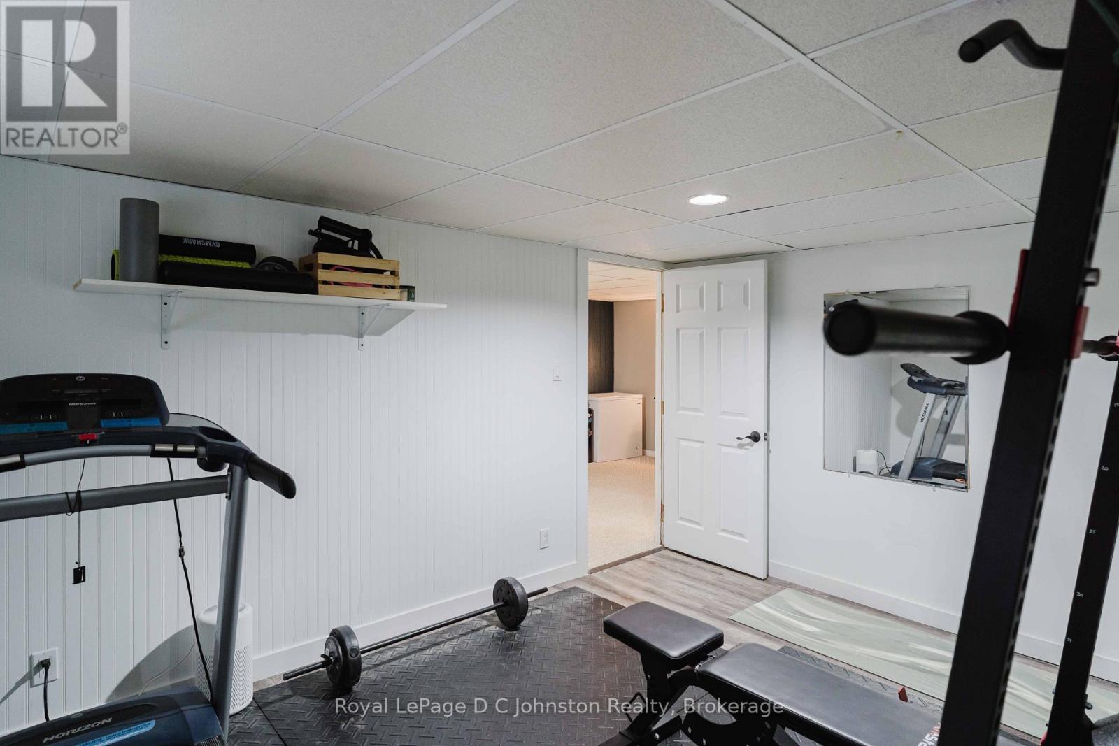 












761 ARLINGTON STREET

,
Saugeen Shores,




Ontario
N0H2C4

