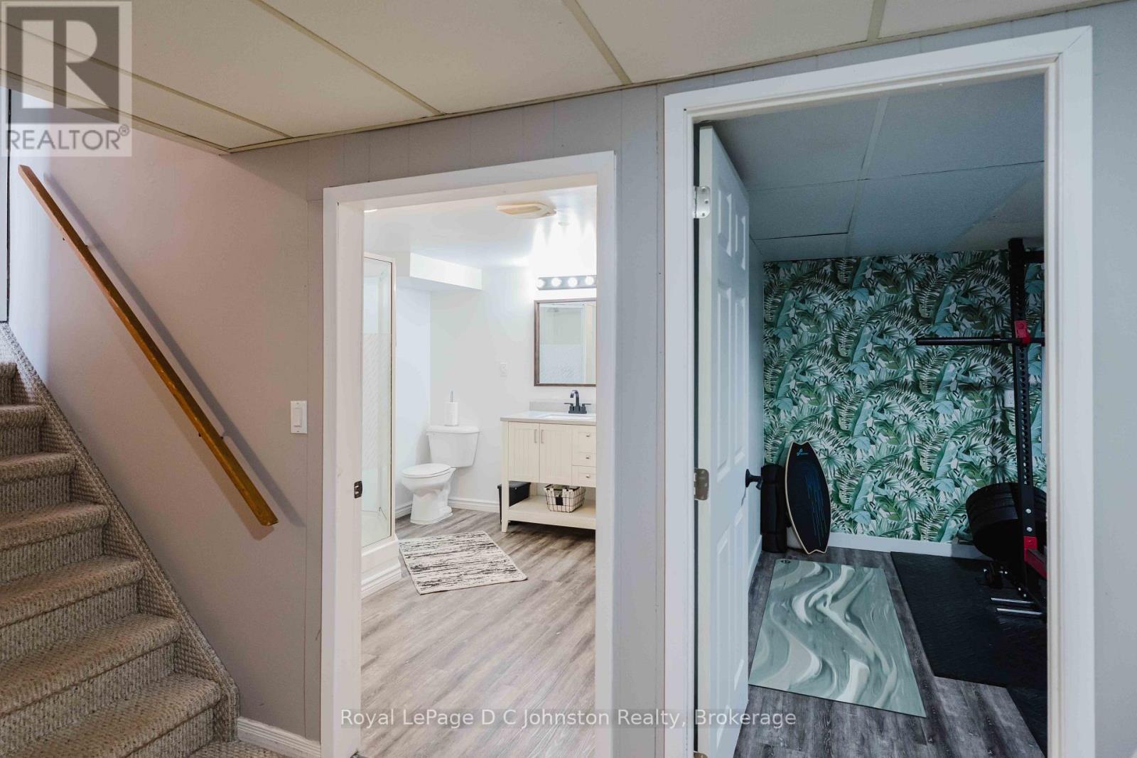 












761 ARLINGTON STREET

,
Saugeen Shores,




Ontario
N0H2C4

