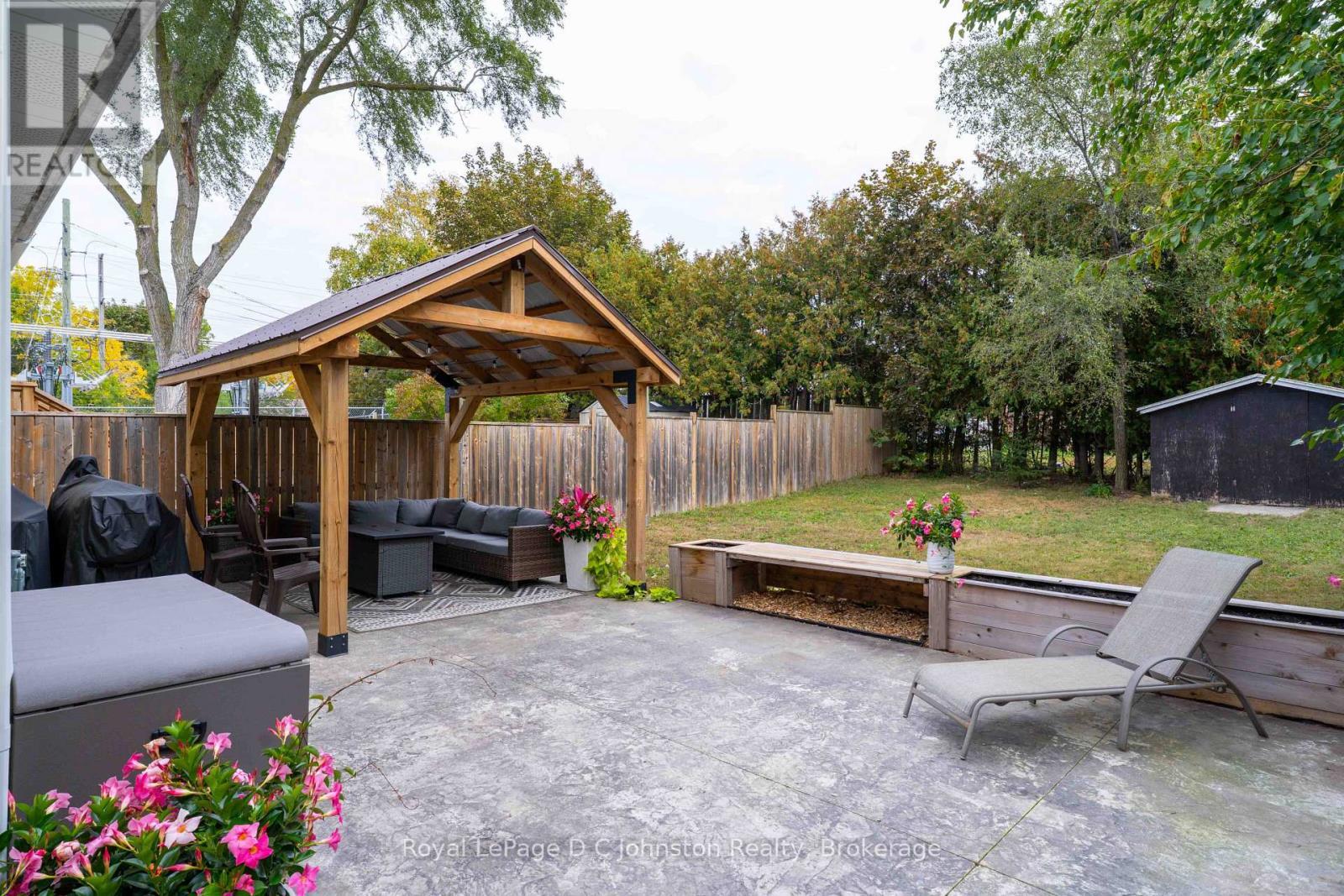 












761 ARLINGTON STREET

,
Saugeen Shores,




Ontario
N0H2C4

