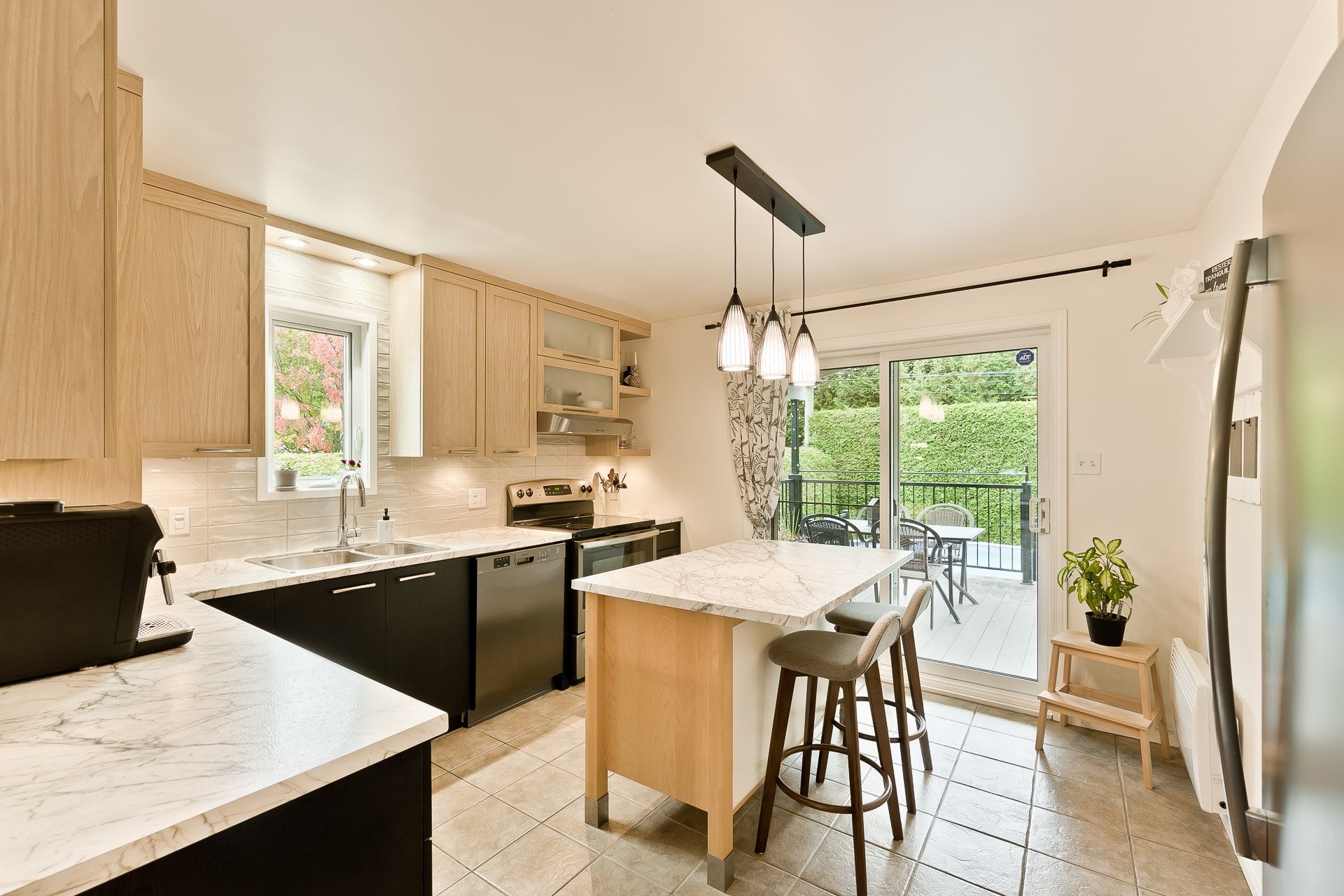 









1850


Rue de Châteaumont

,
Sherbrooke (Fleurimont),




QC
J1G5C4

