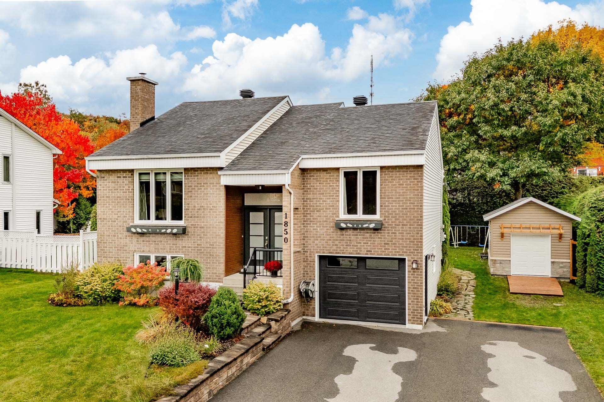 









1850


Rue de Châteaumont

,
Sherbrooke (Fleurimont),




QC
J1G5C4

