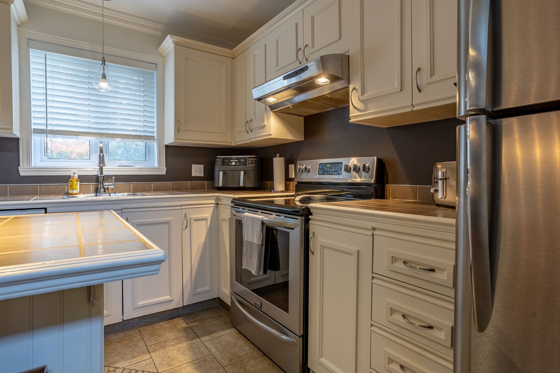 









1155


Rue Daigle

,
Trois-Rivières,




QC
G8V2L7

