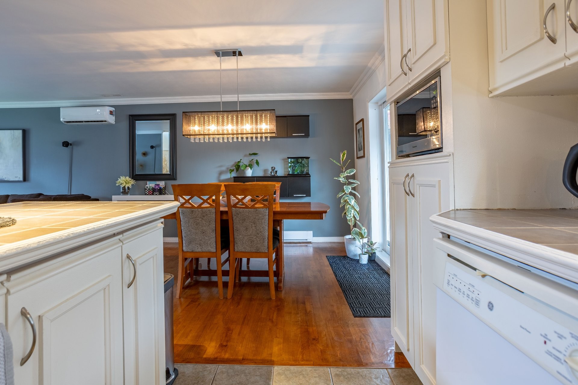 









1155


Rue Daigle

,
Trois-Rivières,




QC
G8V2L7

