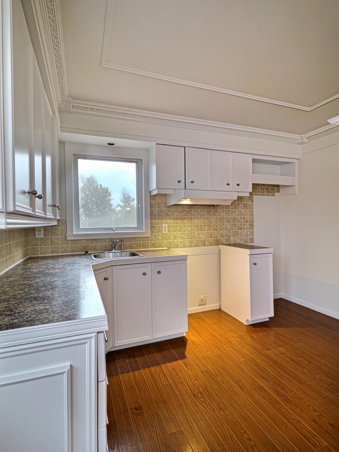 









531


21e Avenue

,
Shawinigan,




QC
G9T1B3

