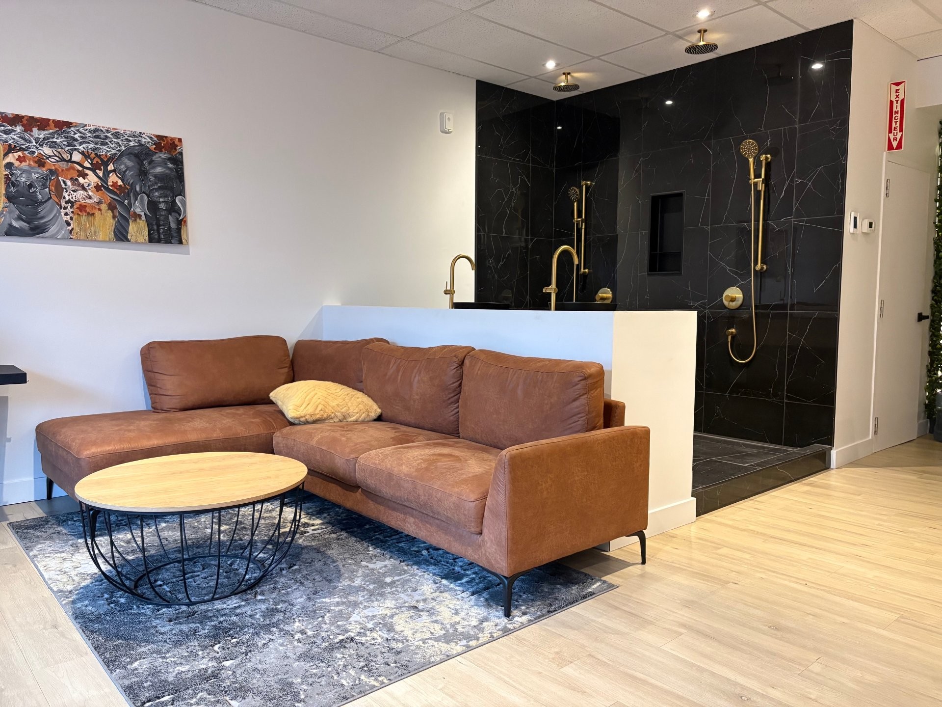 









355


Boul. du Séminaire N.

, 2,
Saint-Jean-sur-Richelieu,




QC
J3B8C5

