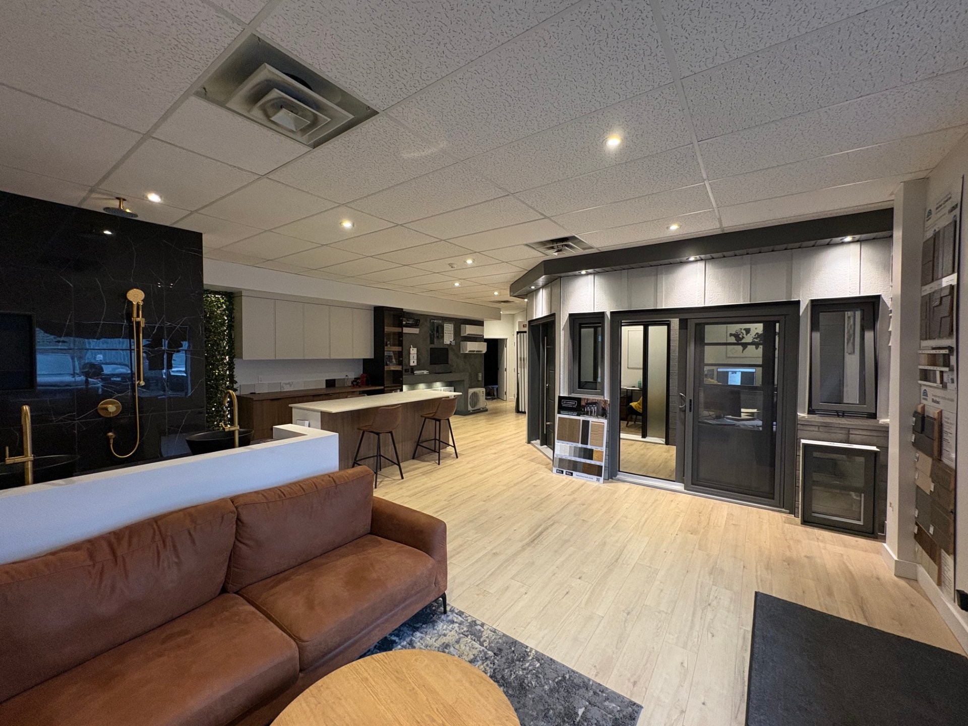 









355


Boul. du Séminaire N.

, 2,
Saint-Jean-sur-Richelieu,




QC
J3B8C5

