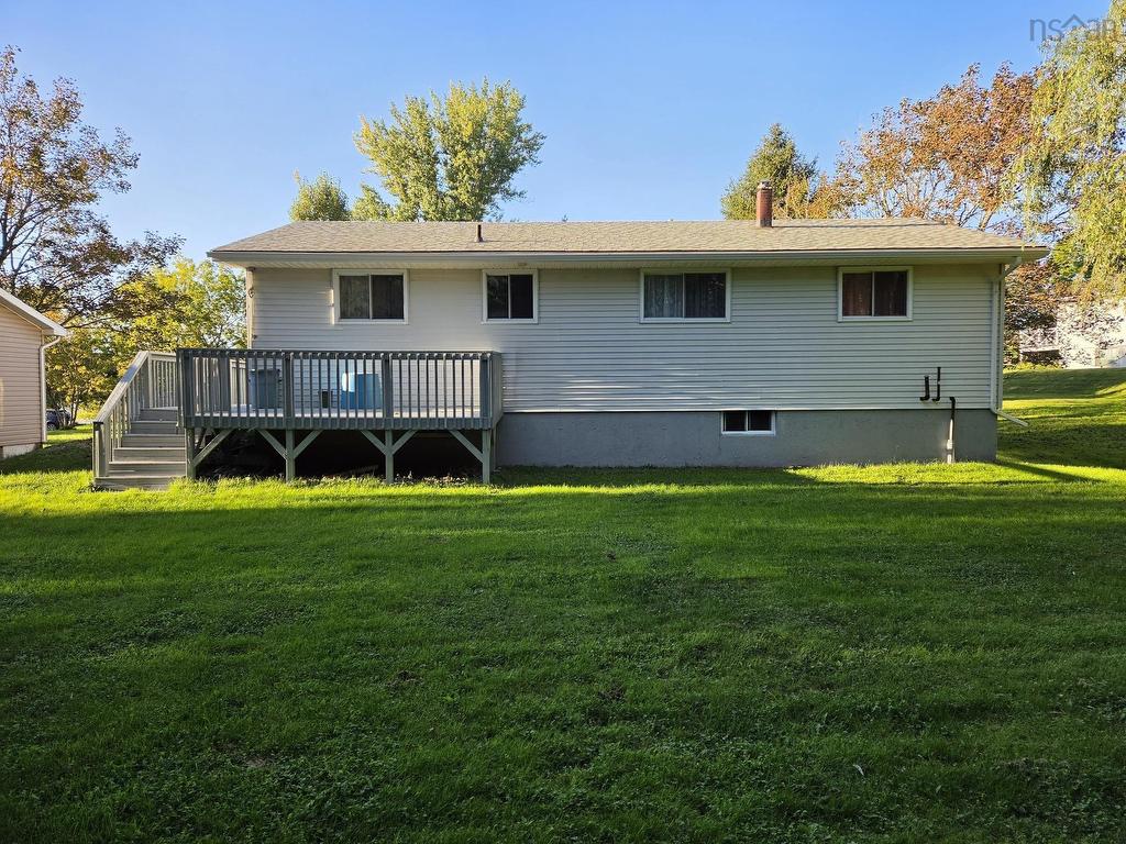 












46 Minerva Drive

,
Truro,




NS
B2N 5N7

