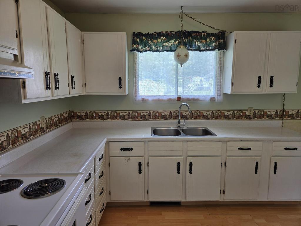 












46 Minerva Drive

,
Truro,




NS
B2N 5N7

