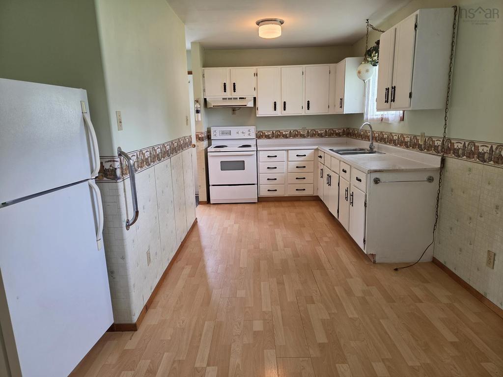 












46 Minerva Drive

,
Truro,




NS
B2N 5N7


