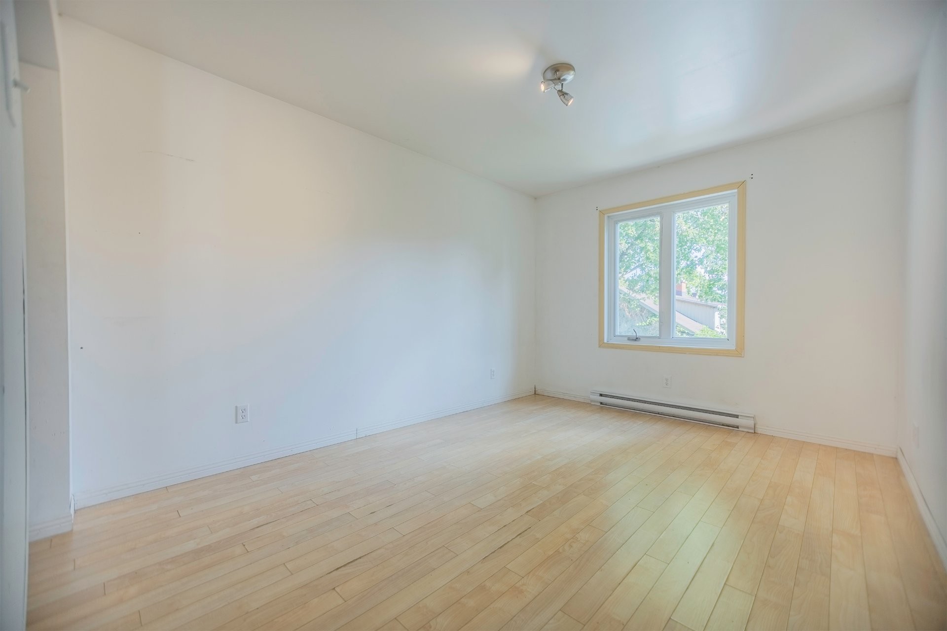 









2012

 - 2014


Rue St-Pierre

,
Longueuil (Le Vieux-Longueuil),




QC
J4P3K6

