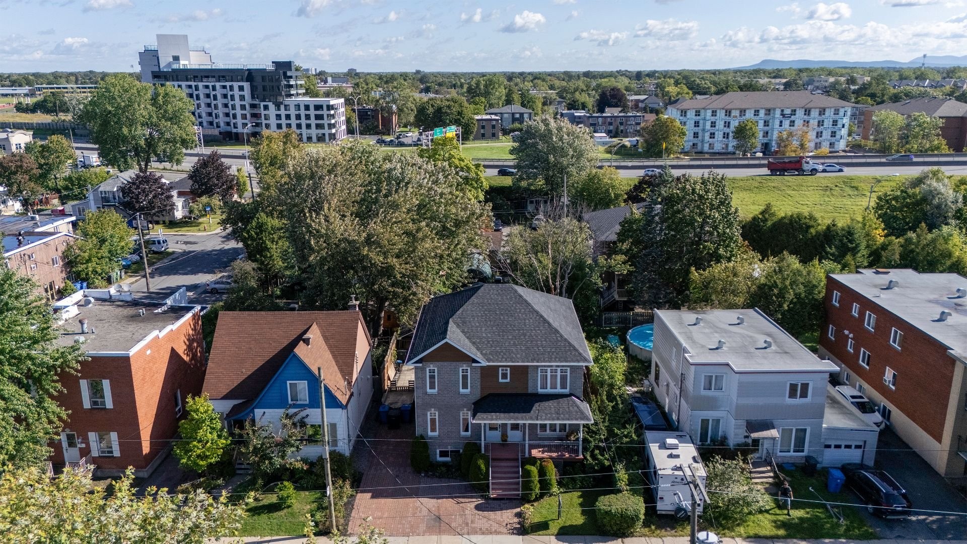 









2012

 - 2014


Rue St-Pierre

,
Longueuil (Le Vieux-Longueuil),




QC
J4P3K6

