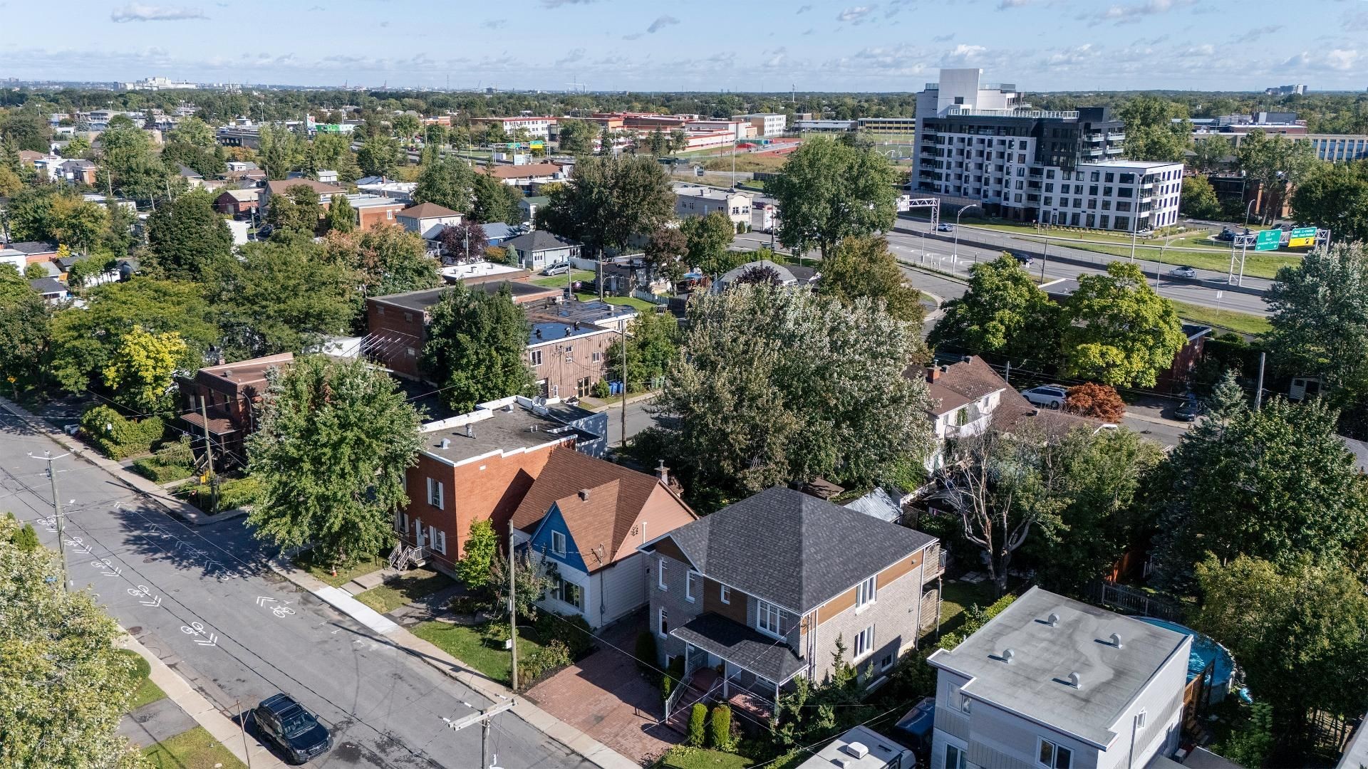 









2012

 - 2014


Rue St-Pierre

,
Longueuil (Le Vieux-Longueuil),




QC
J4P3K6

