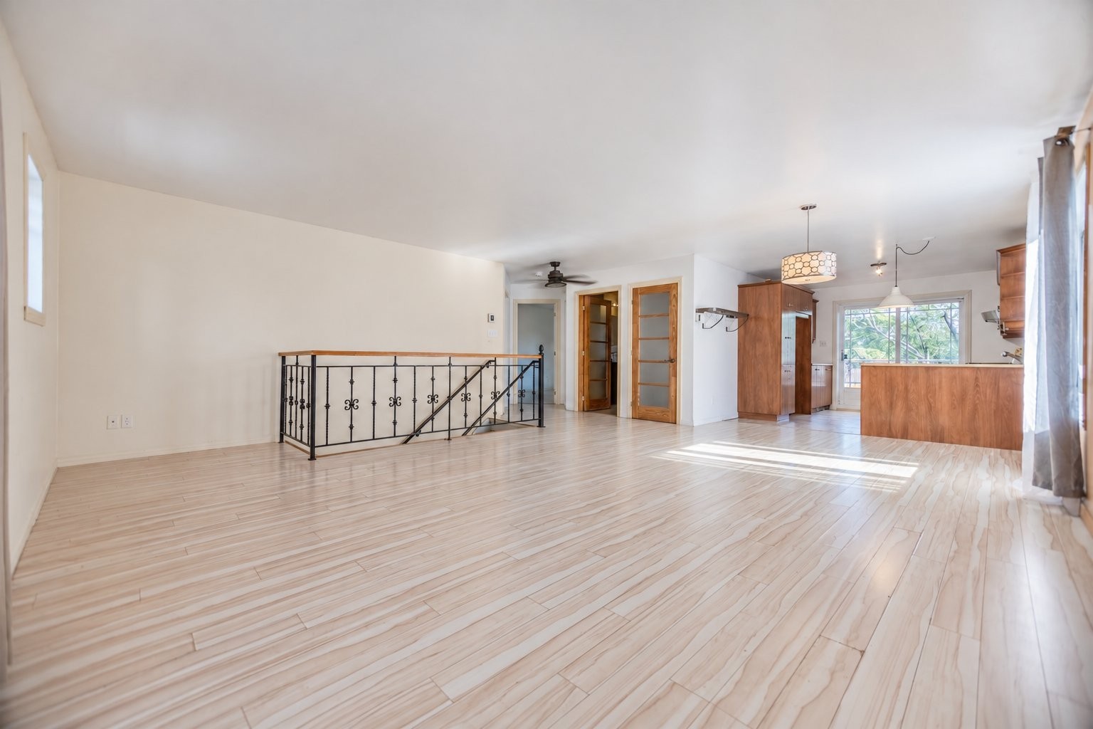 









2012

 - 2014


Rue St-Pierre

,
Longueuil (Le Vieux-Longueuil),




QC
J4P3K6

