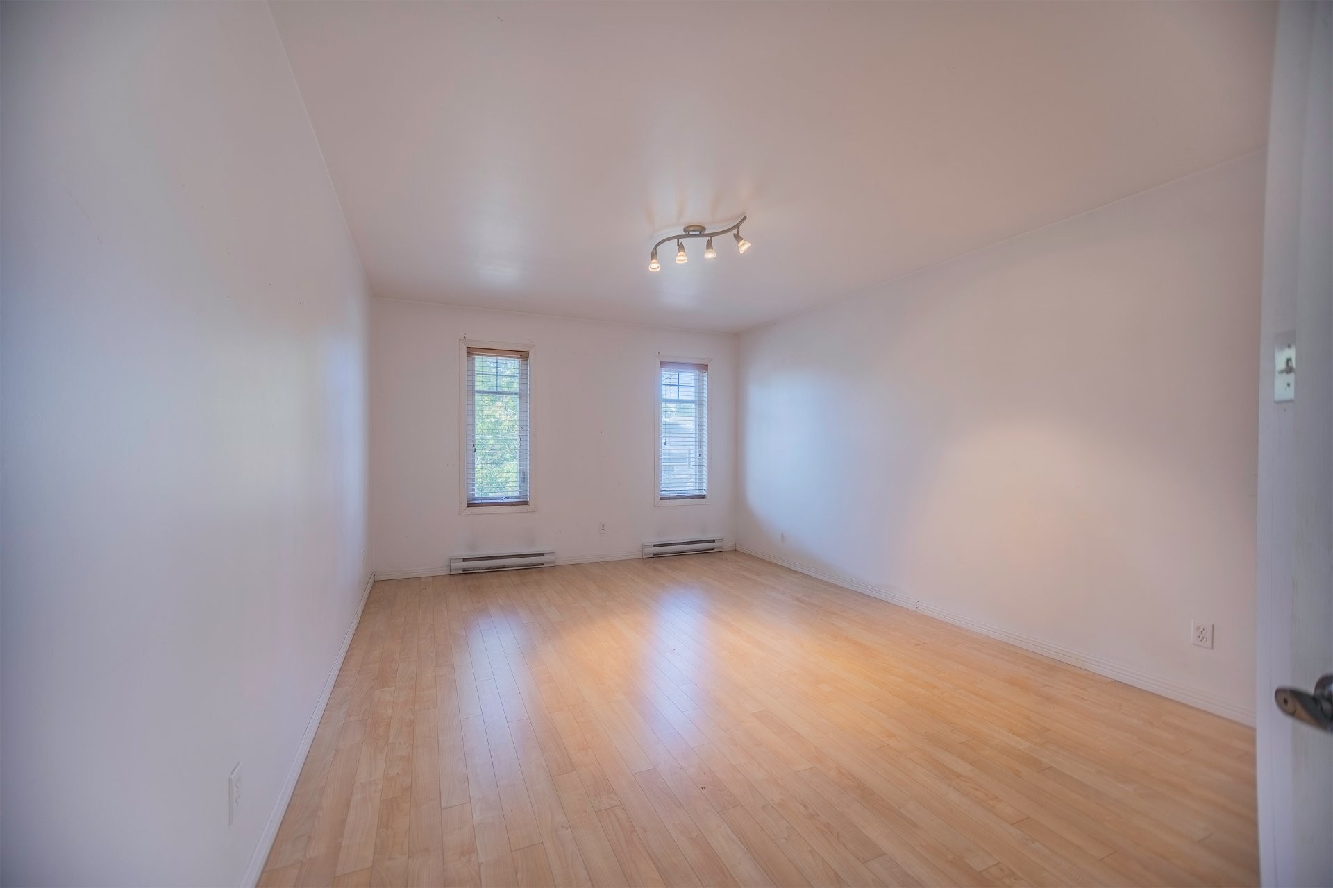 









2012

 - 2014


Rue St-Pierre

,
Longueuil (Le Vieux-Longueuil),




QC
J4P3K6

