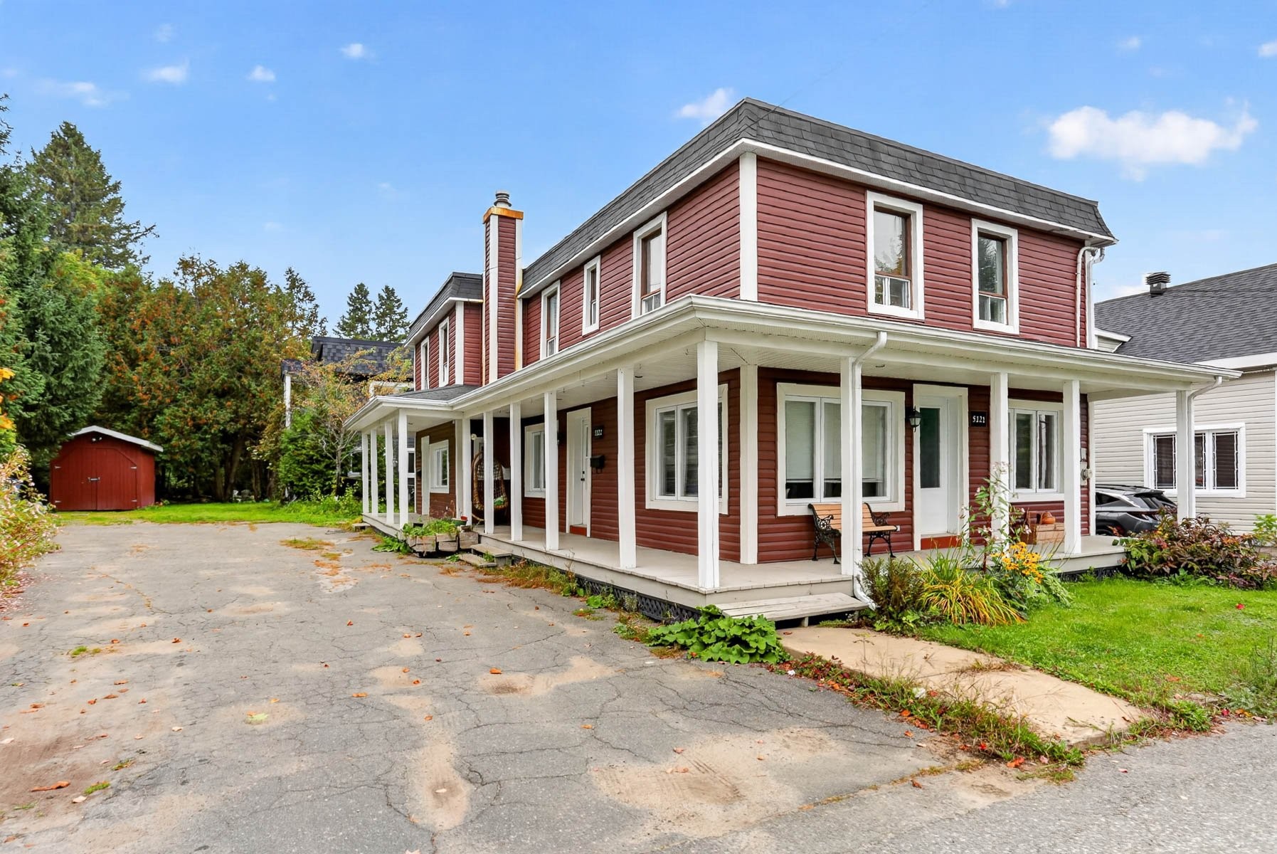 









5121

 - 5125


Ch. des Pionniers

,
Shawinigan,




QC
G9T3N5

