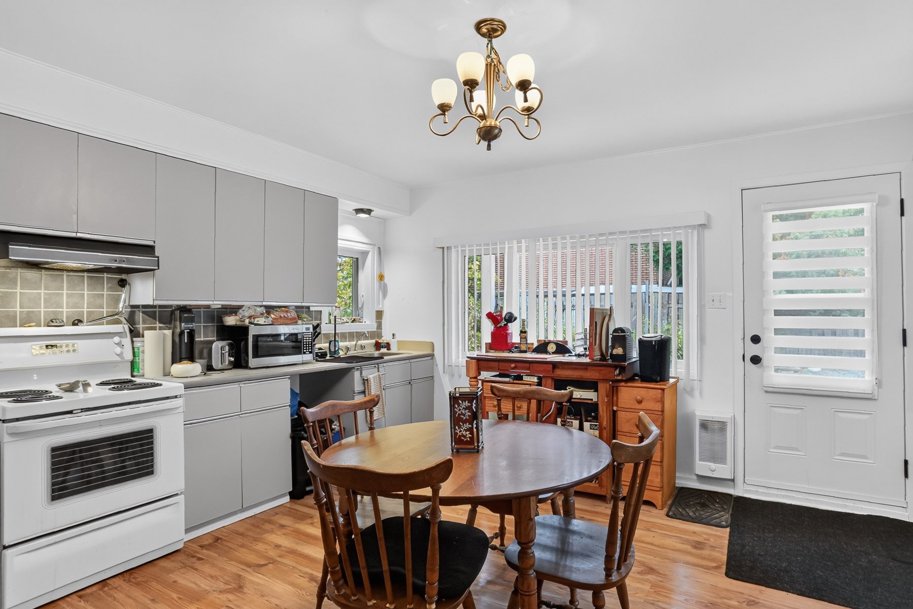 









5121

 - 5125


Ch. des Pionniers

,
Shawinigan,




QC
G9T3N5

