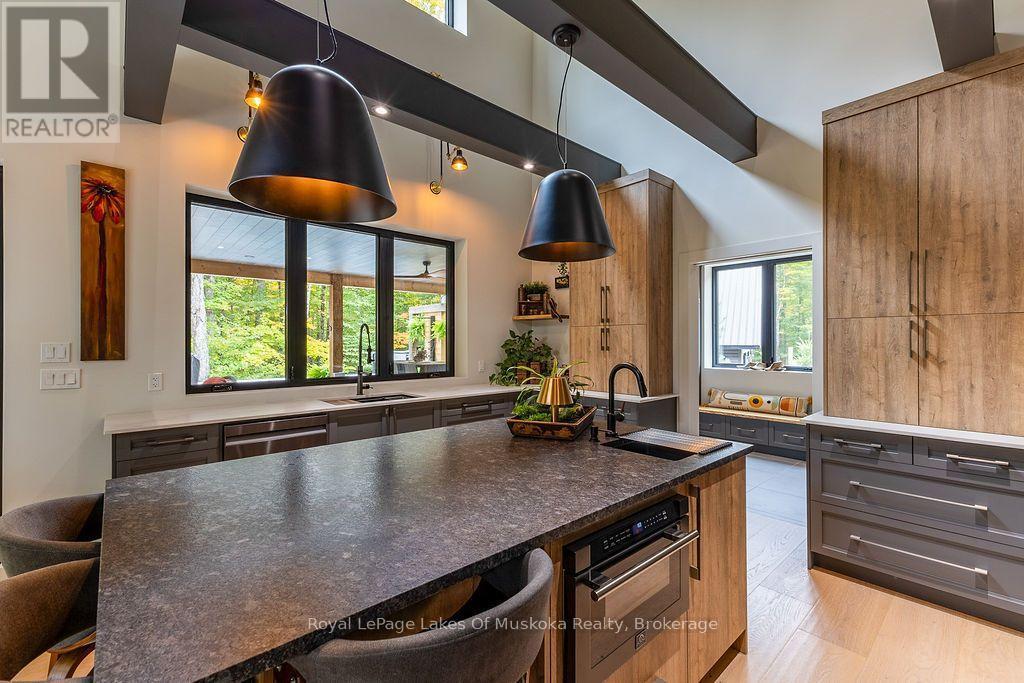 












LOT 18 - 113 GRYFFIN BLUFFS LANE

,
Huntsville (Brunel),




Ontario
P0B1M0

