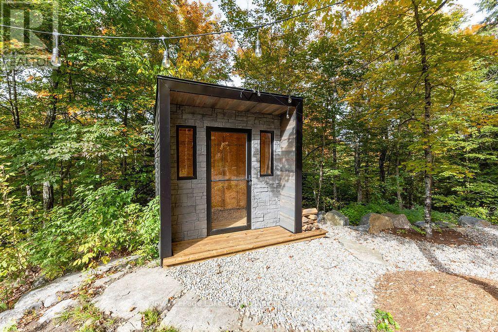












LOT 18 - 113 GRYFFIN BLUFFS LANE

,
Huntsville (Brunel),




Ontario
P0B1M0

