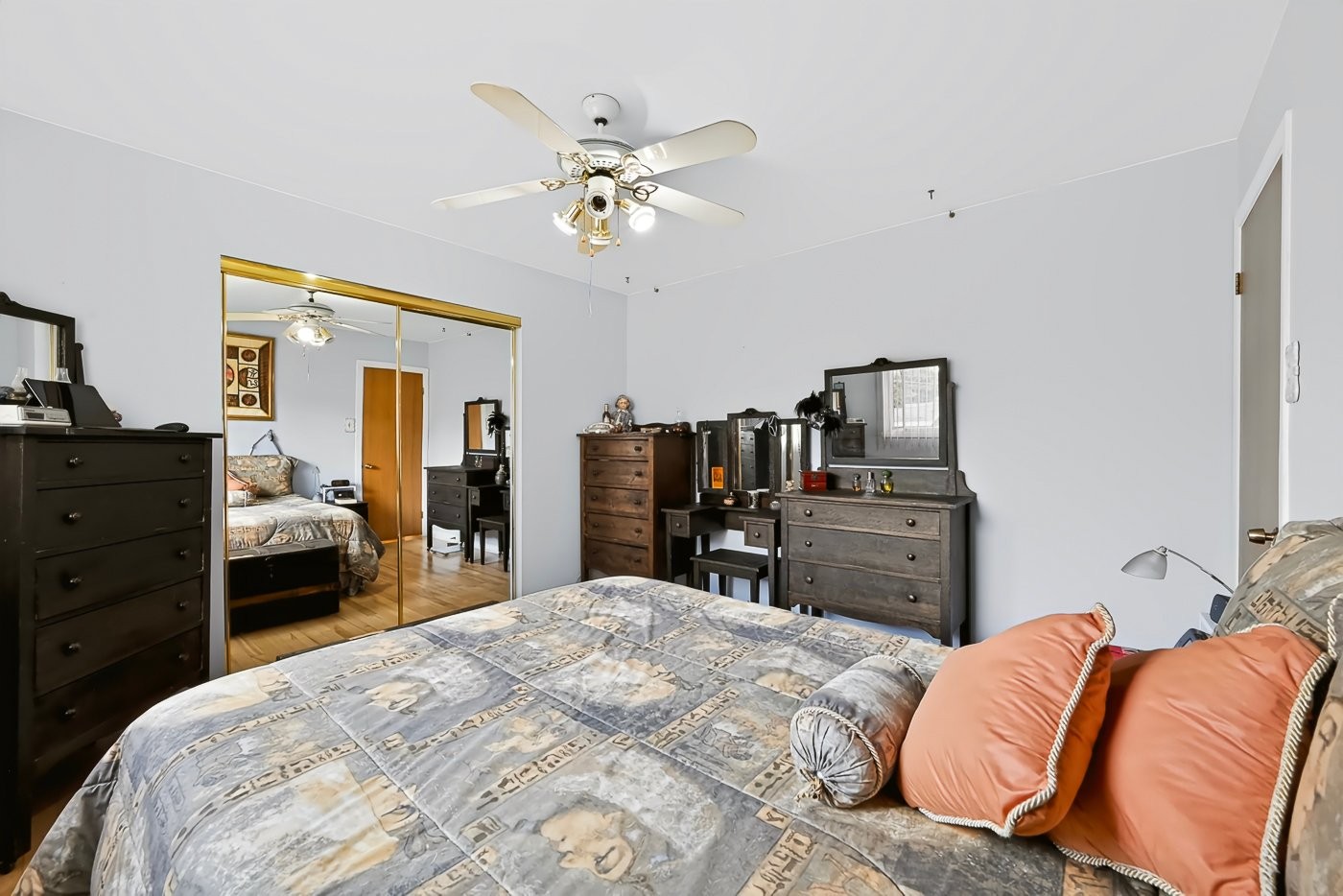









843


Rue Charles-Guimond

,
Boucherville,




QC
J4B3Z4

