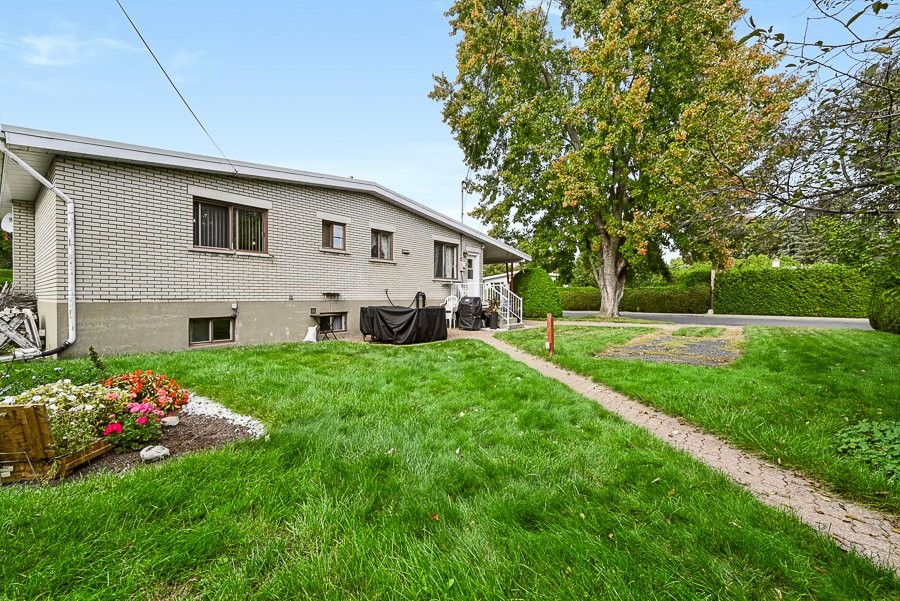 









843


Rue Charles-Guimond

,
Boucherville,




QC
J4B3Z4


