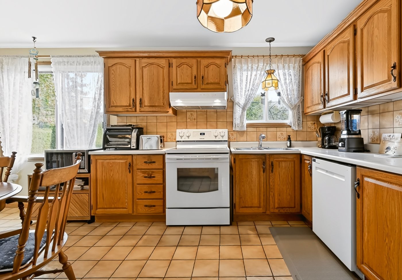 









843


Rue Charles-Guimond

,
Boucherville,




QC
J4B3Z4

