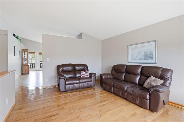 









191


Kingfisher

CR,
Winnipeg,




MB
R3Y 0B9


