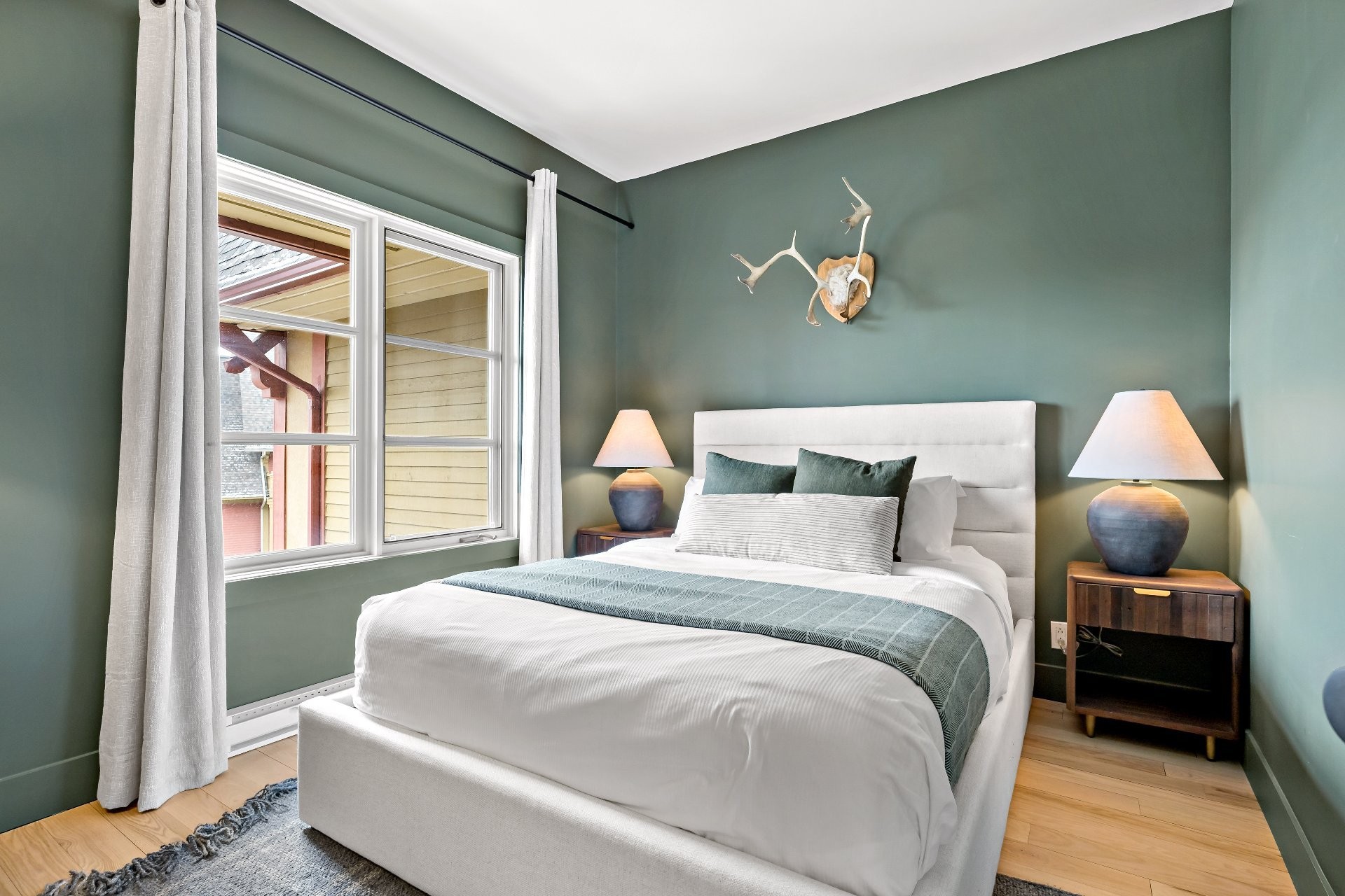 









218


Ch. de la Forêt

, 4,
Mont-Tremblant,




QC
J8E3K8


