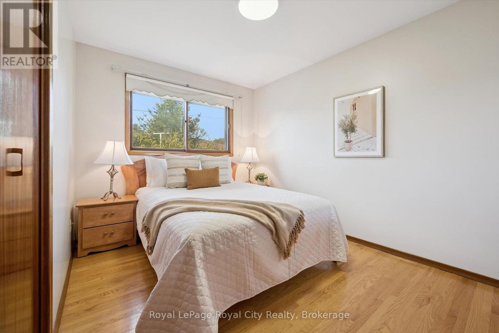 












27 PALERMO CRESCENT

,
Guelph (Grange Road),




Ontario
N1E2J8

