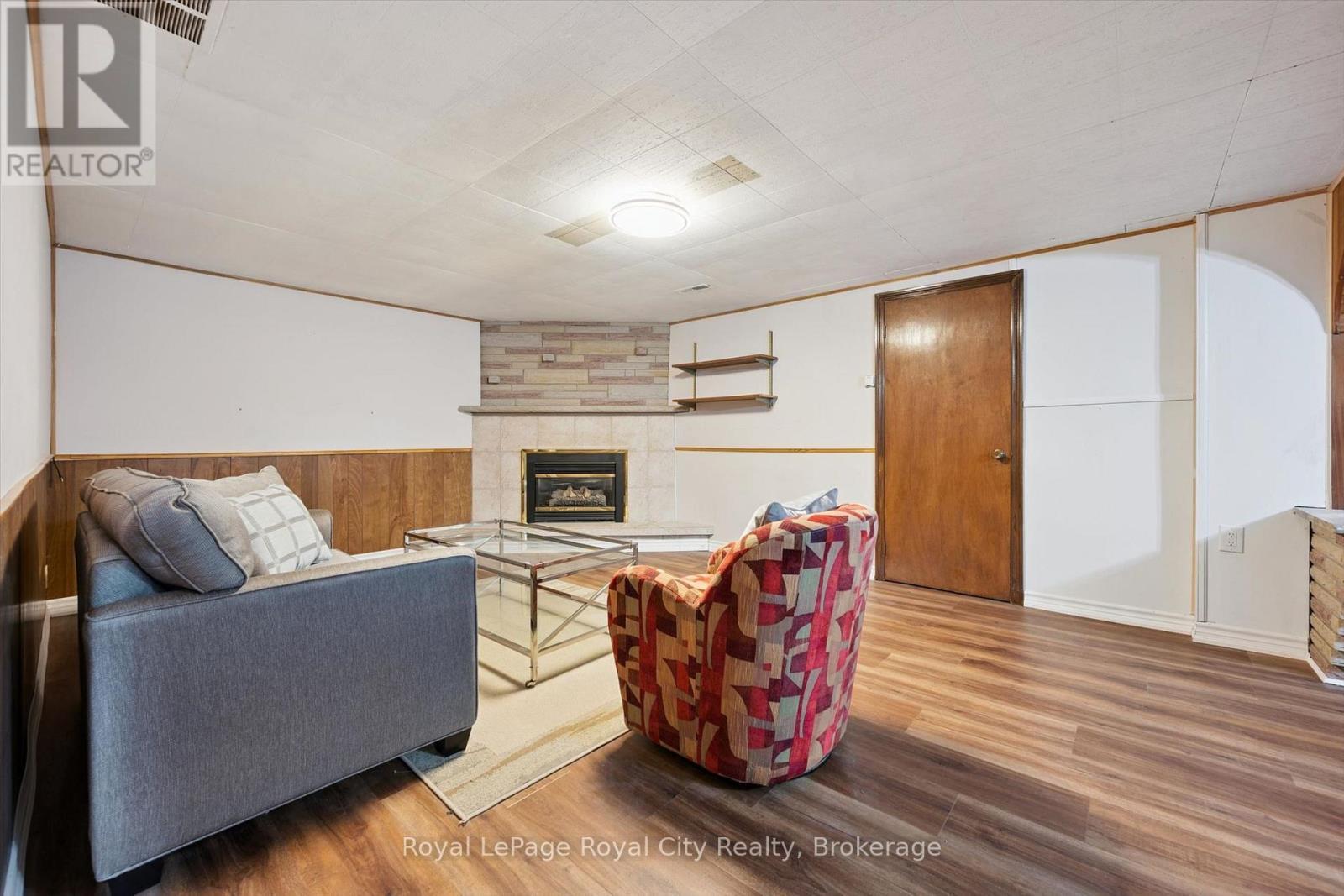 












27 PALERMO CRESCENT

,
Guelph (Grange Road),




Ontario
N1E2J8

