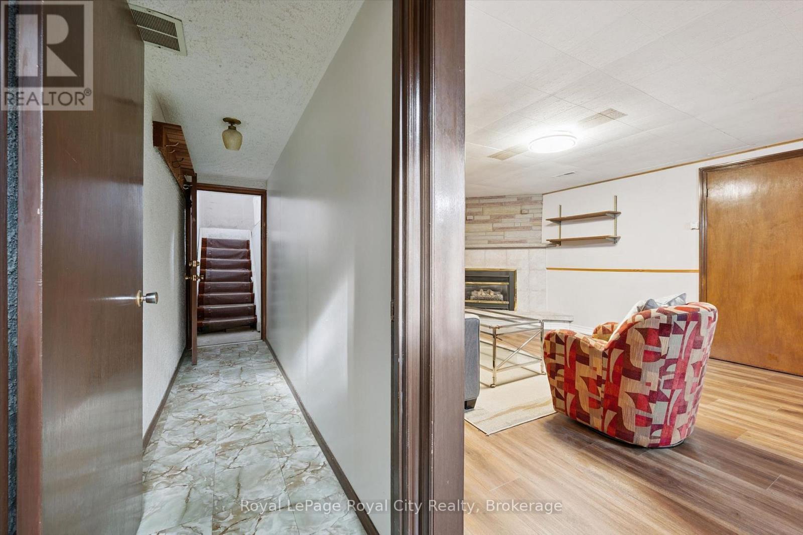 












27 PALERMO CRESCENT

,
Guelph (Grange Road),




Ontario
N1E2J8

