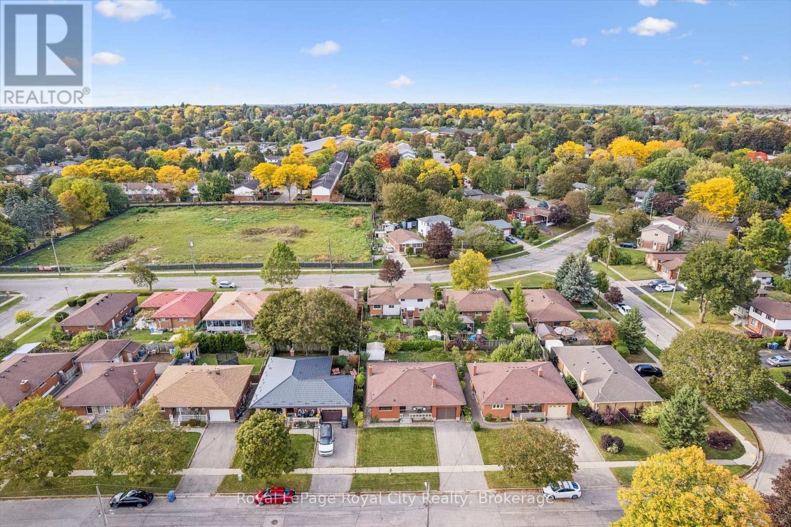 












27 PALERMO CRESCENT

,
Guelph (Grange Road),




Ontario
N1E2J8

