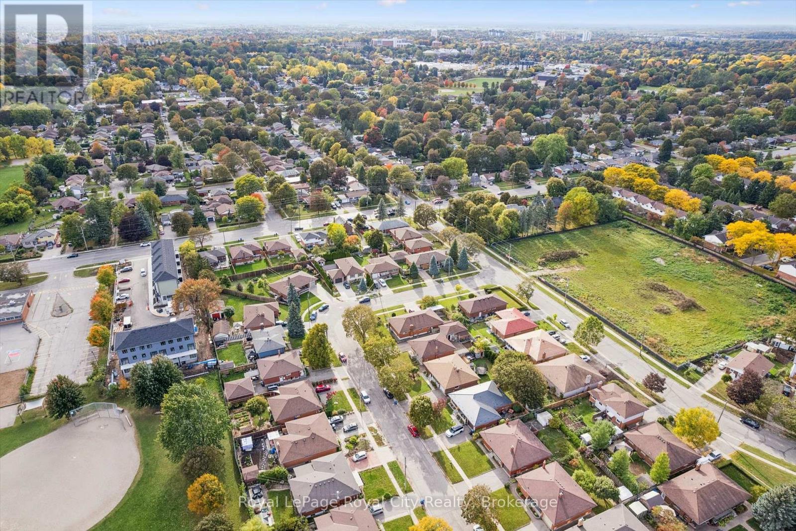 












27 PALERMO CRESCENT

,
Guelph (Grange Road),




Ontario
N1E2J8

