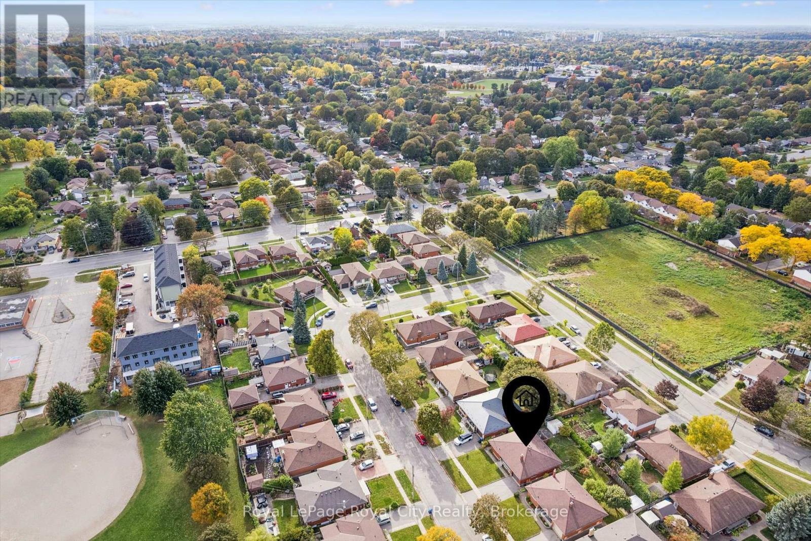 












27 PALERMO CRESCENT

,
Guelph (Grange Road),




Ontario
N1E2J8

