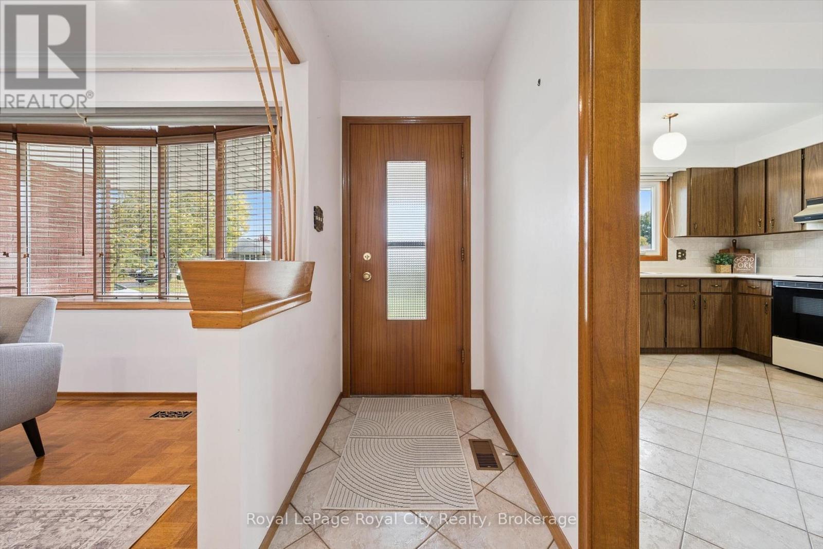 












27 PALERMO CRESCENT

,
Guelph (Grange Road),




Ontario
N1E2J8

