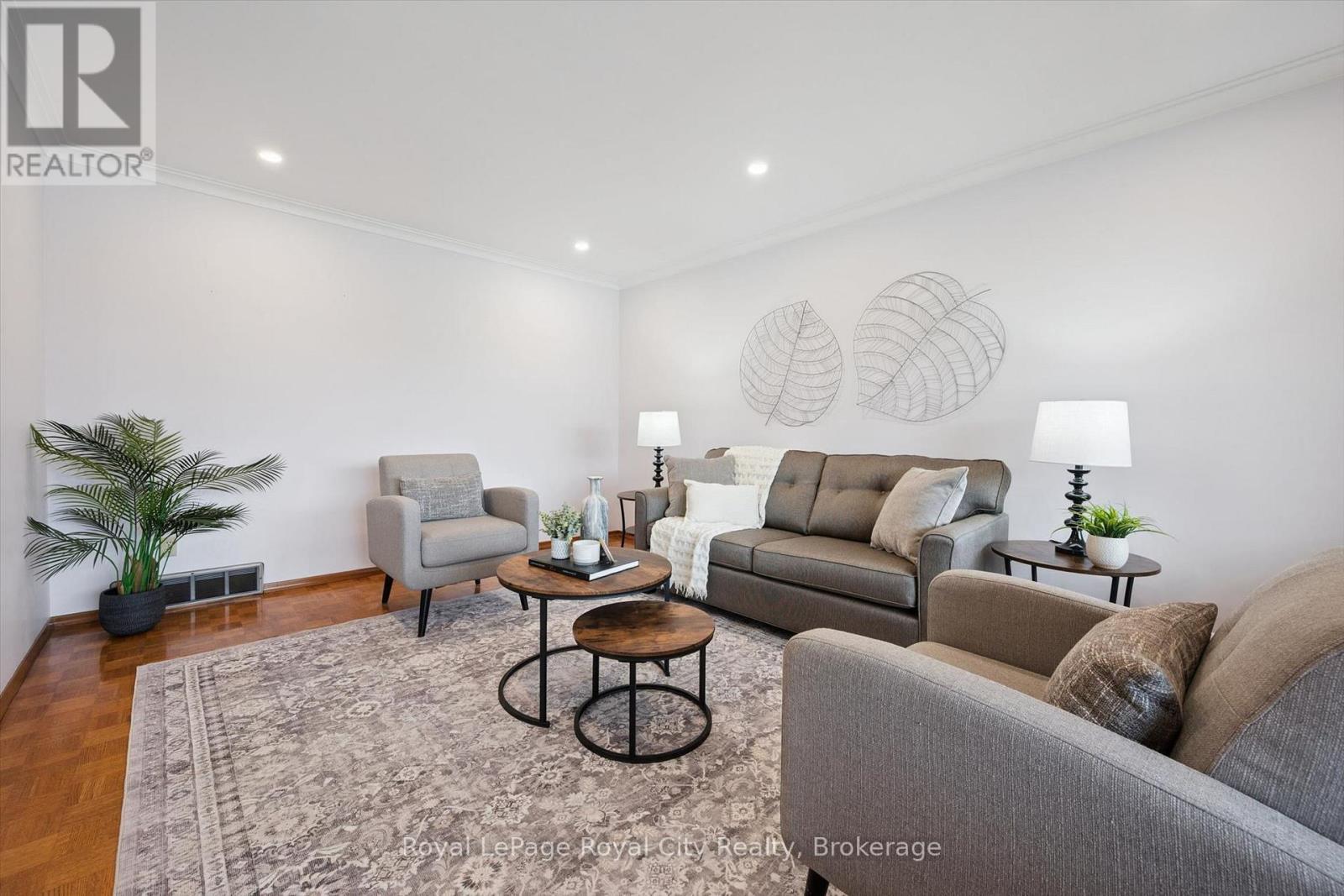 












27 PALERMO CRESCENT

,
Guelph (Grange Road),




Ontario
N1E2J8


