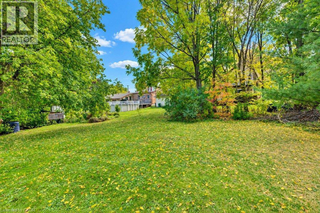 












4 JAMES Street

,
Elmira,




Ontario
N3B1L5

