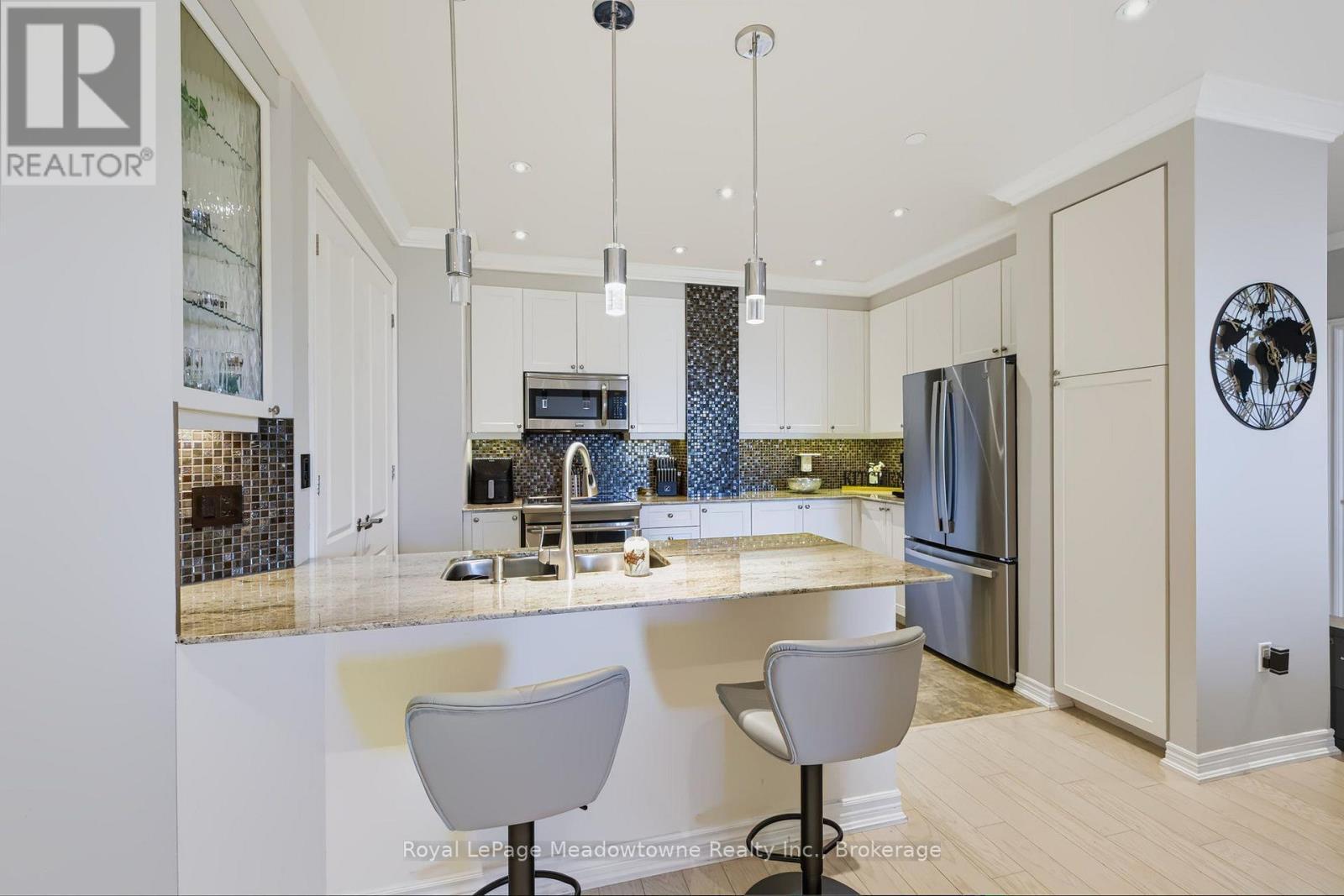 












301 - 33 WHITMER STREET

,
Milton (SC Scott),




Ontario
L9T8P9

