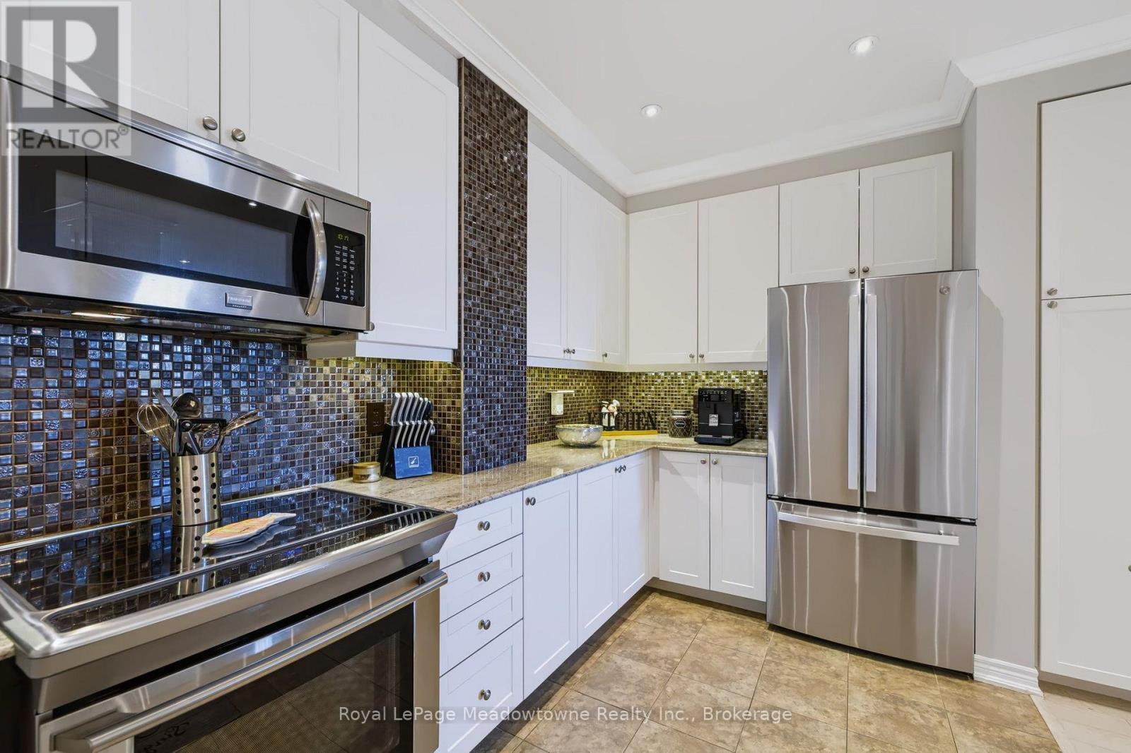 












301 - 33 WHITMER STREET

,
Milton (SC Scott),




Ontario
L9T8P9

