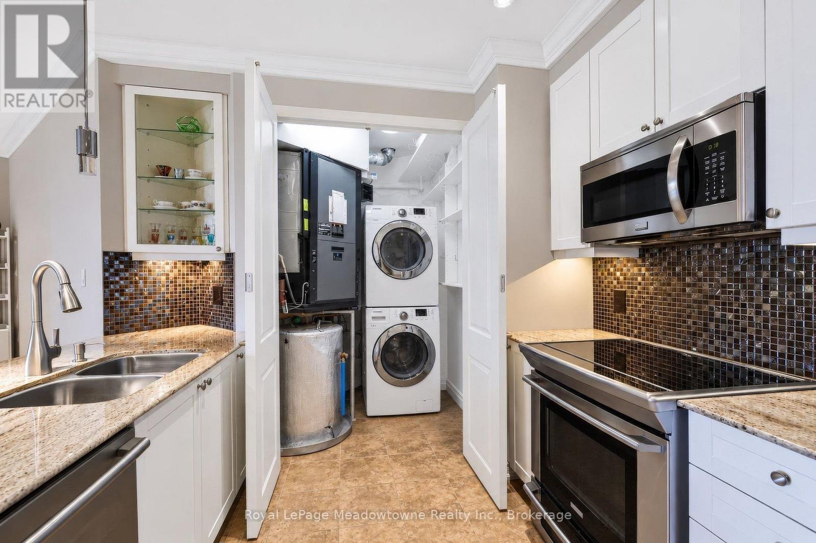 












301 - 33 WHITMER STREET

,
Milton (SC Scott),




Ontario
L9T8P9

