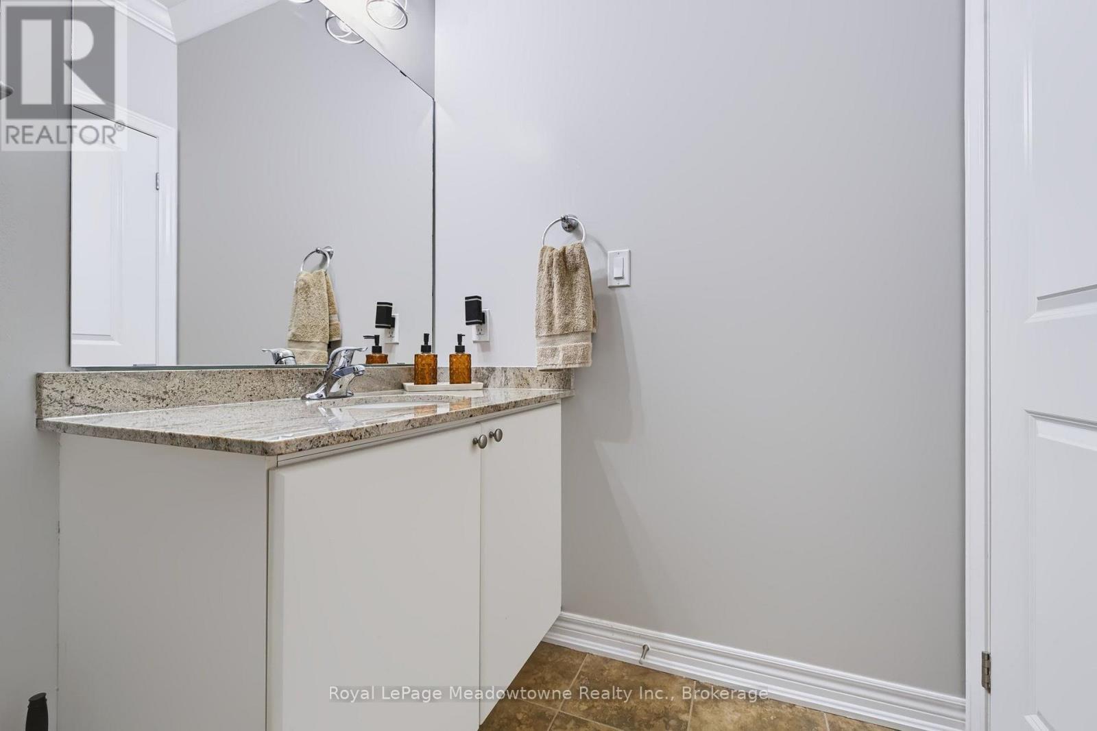 












301 - 33 WHITMER STREET

,
Milton (SC Scott),




Ontario
L9T8P9

