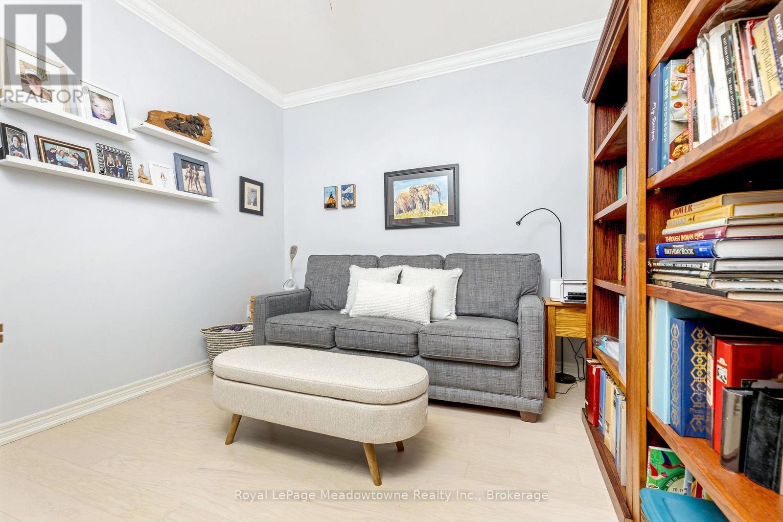 












301 - 33 WHITMER STREET

,
Milton (SC Scott),




Ontario
L9T8P9

