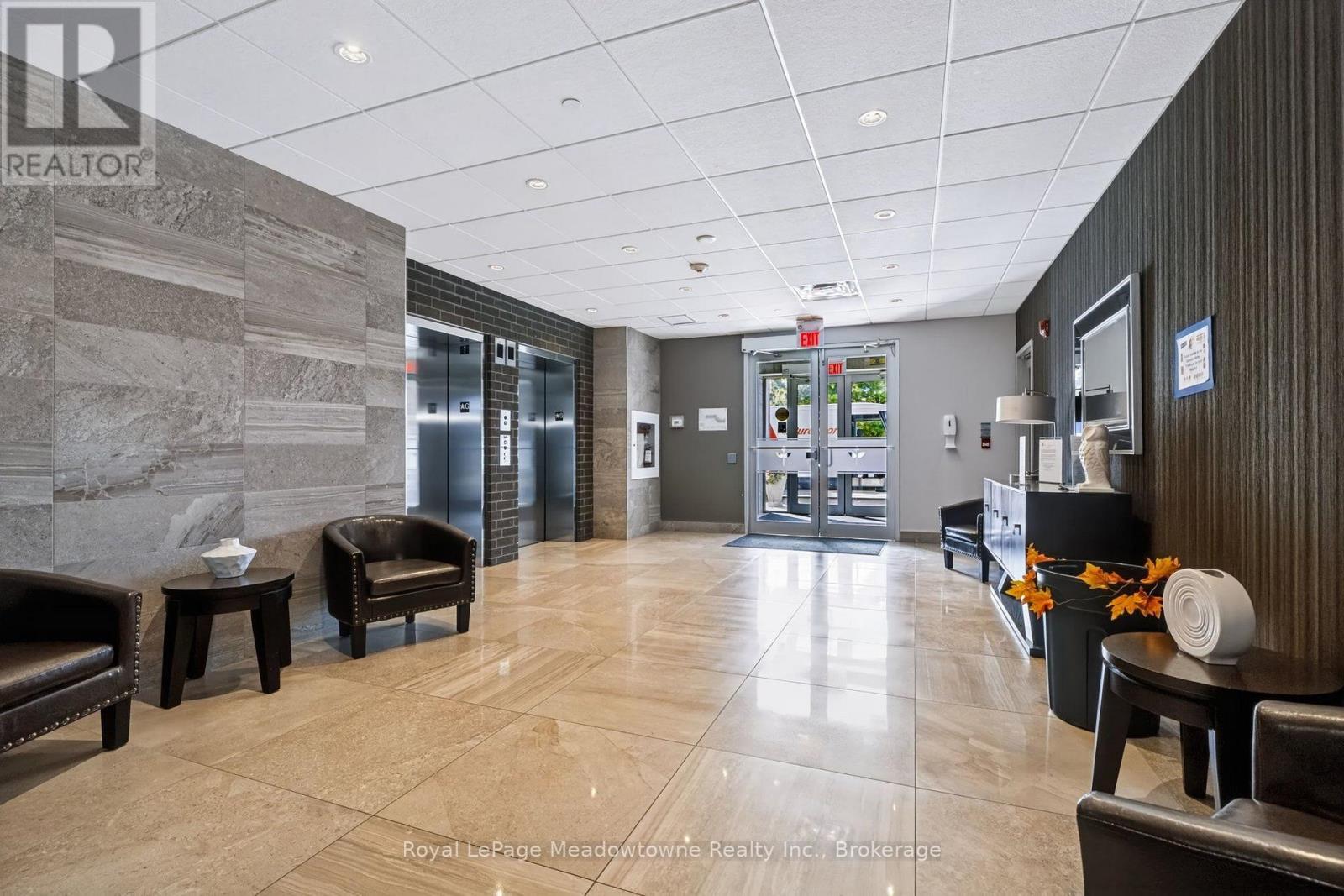 












301 - 33 WHITMER STREET

,
Milton (SC Scott),




Ontario
L9T8P9

