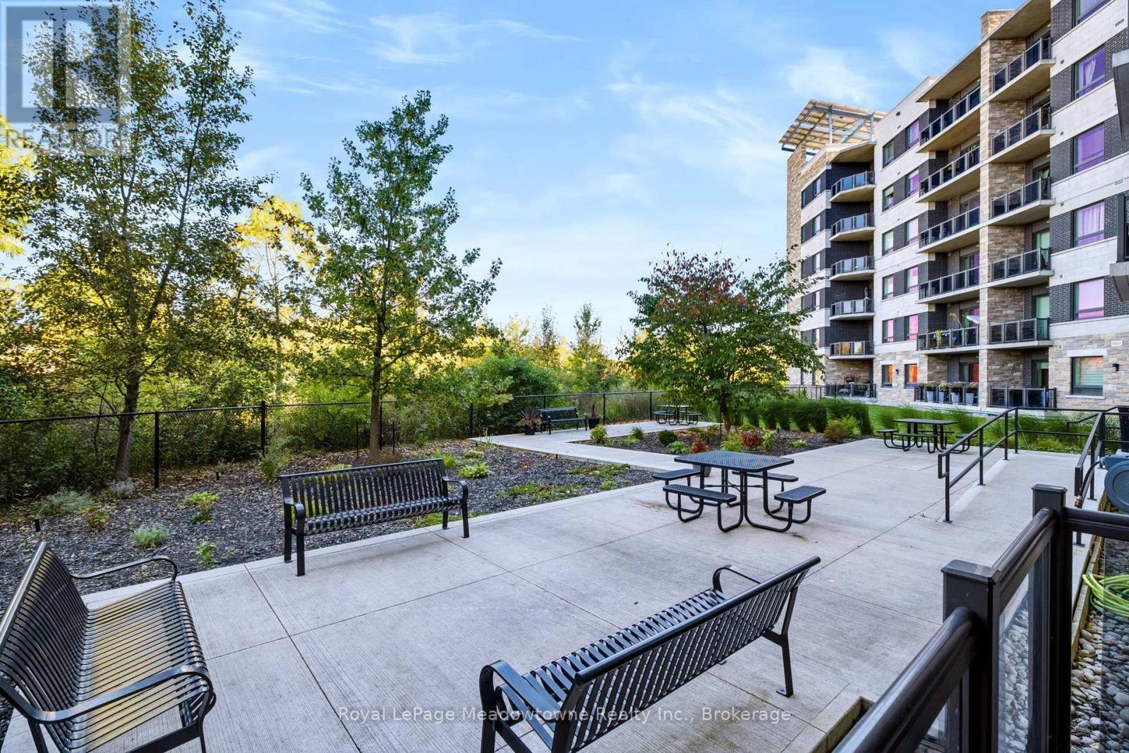 












301 - 33 WHITMER STREET

,
Milton (SC Scott),




Ontario
L9T8P9

