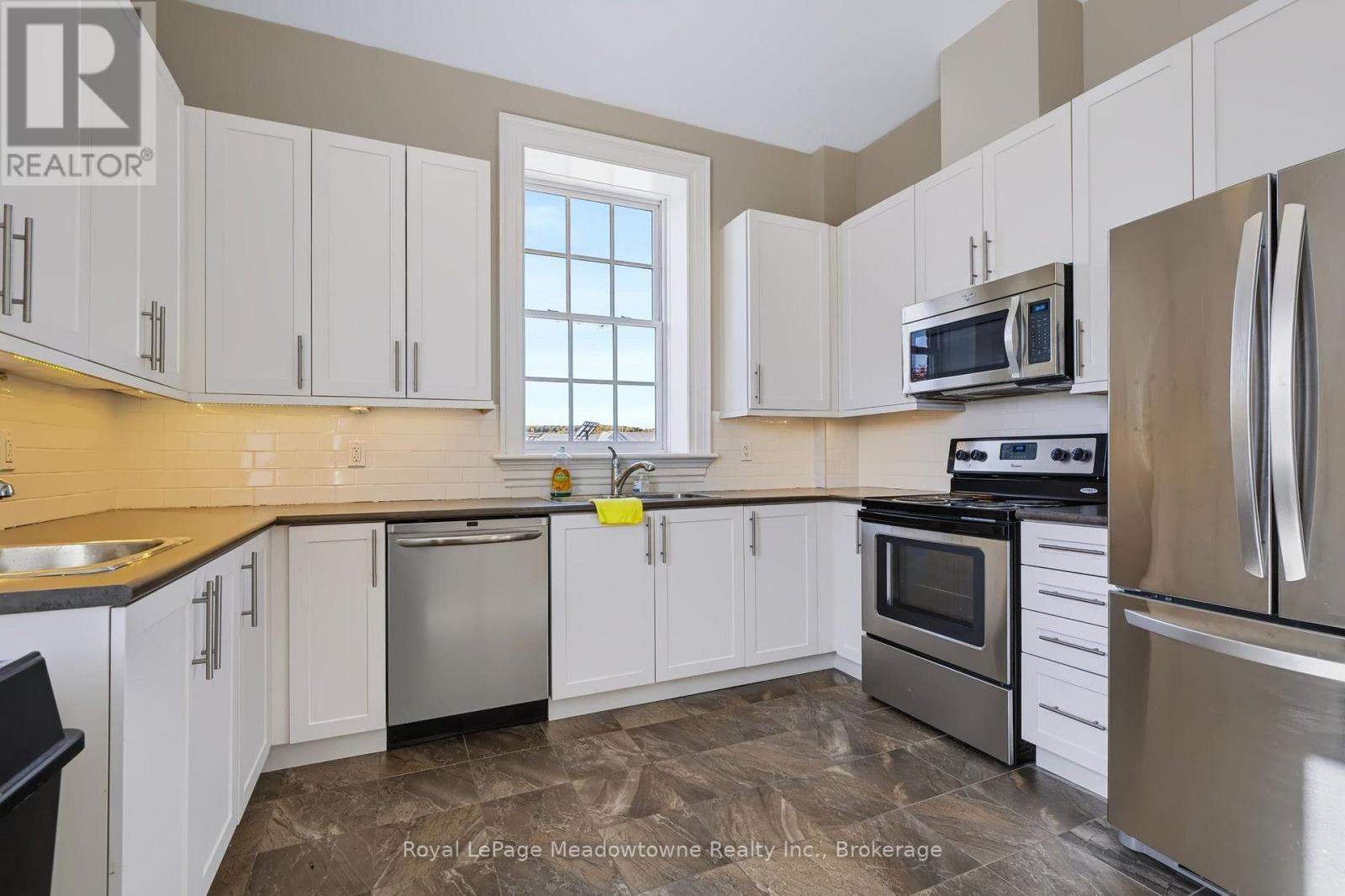 












301 - 33 WHITMER STREET

,
Milton (SC Scott),




Ontario
L9T8P9

