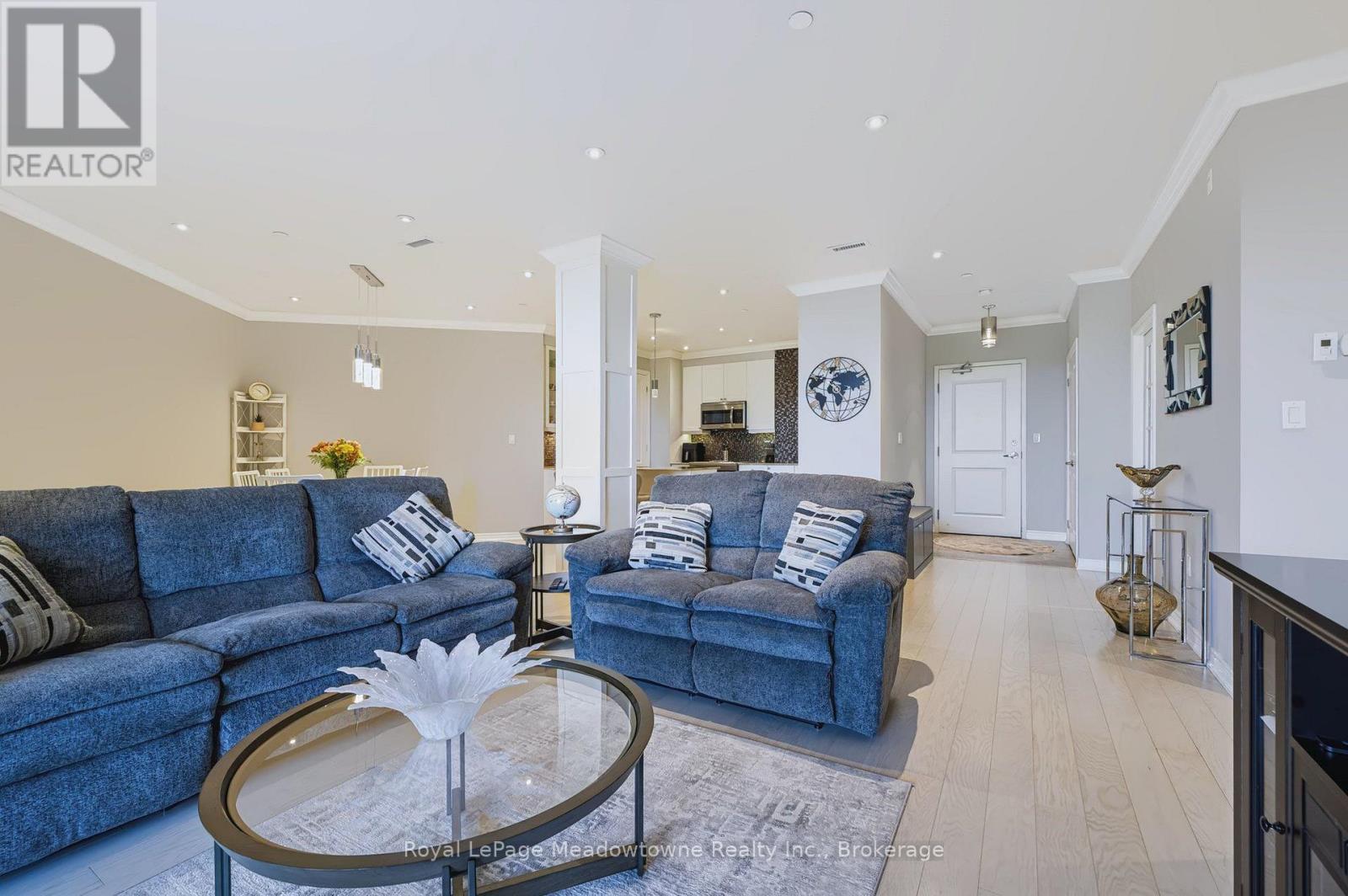 












301 - 33 WHITMER STREET

,
Milton (SC Scott),




Ontario
L9T8P9


