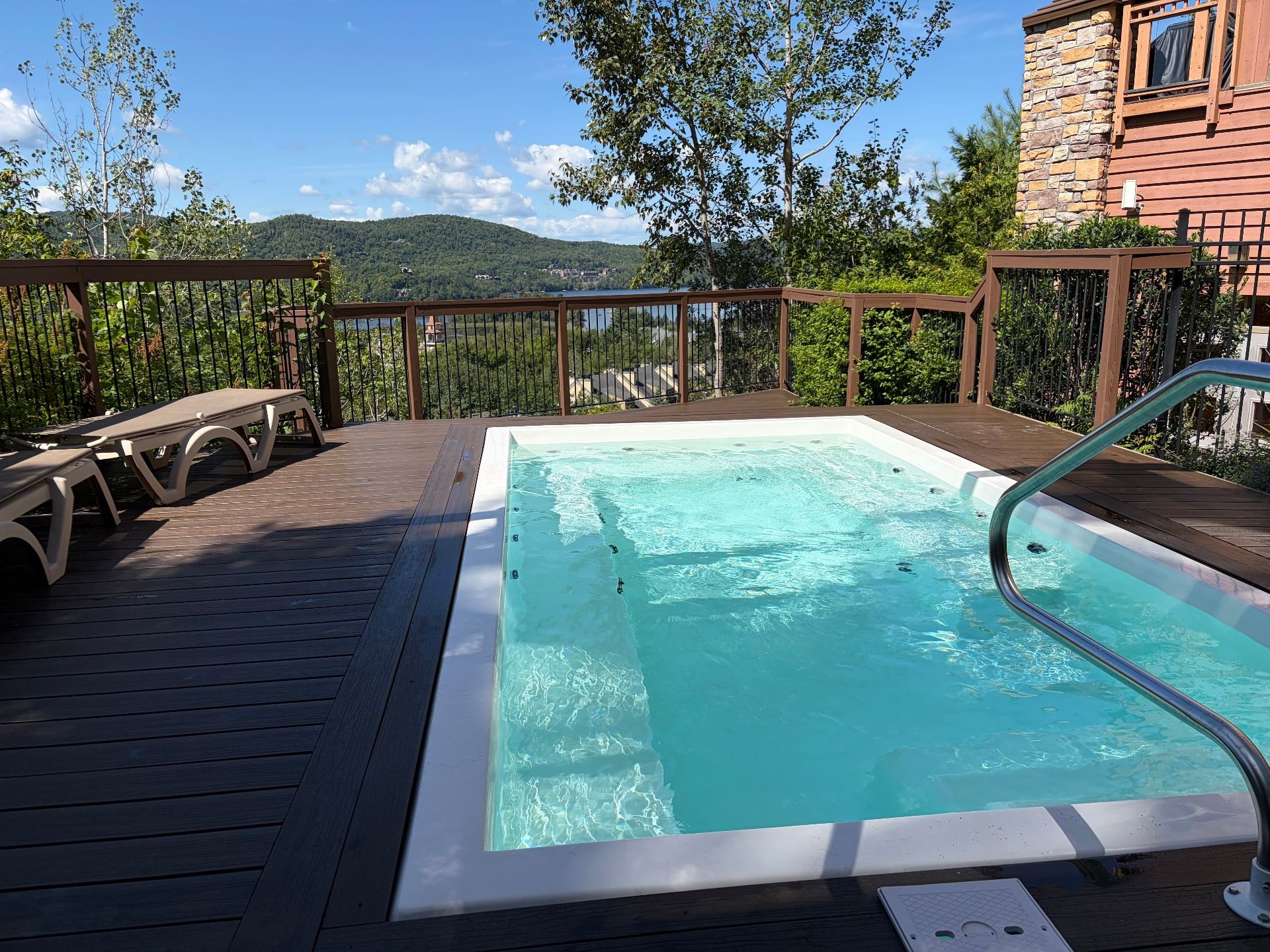 









170


Ch. au Pied-de-la-Montagne

, 7,
Mont-Tremblant,




QC
J8E3M2

